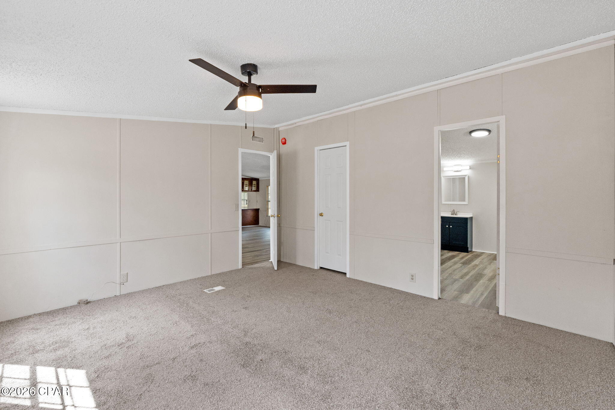 Listing photo id 27 for 4890 Logan Loop