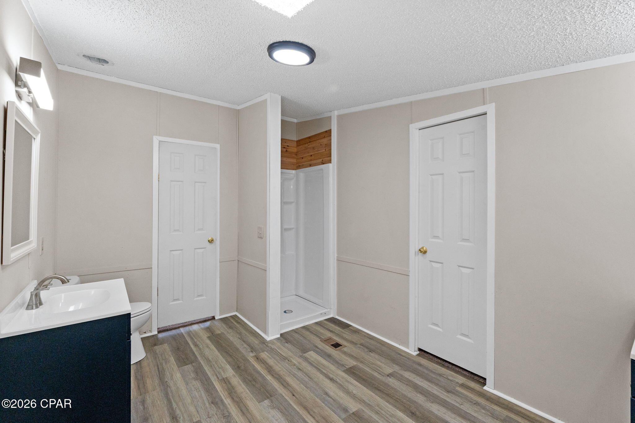 Listing photo id 31 for 4890 Logan Loop