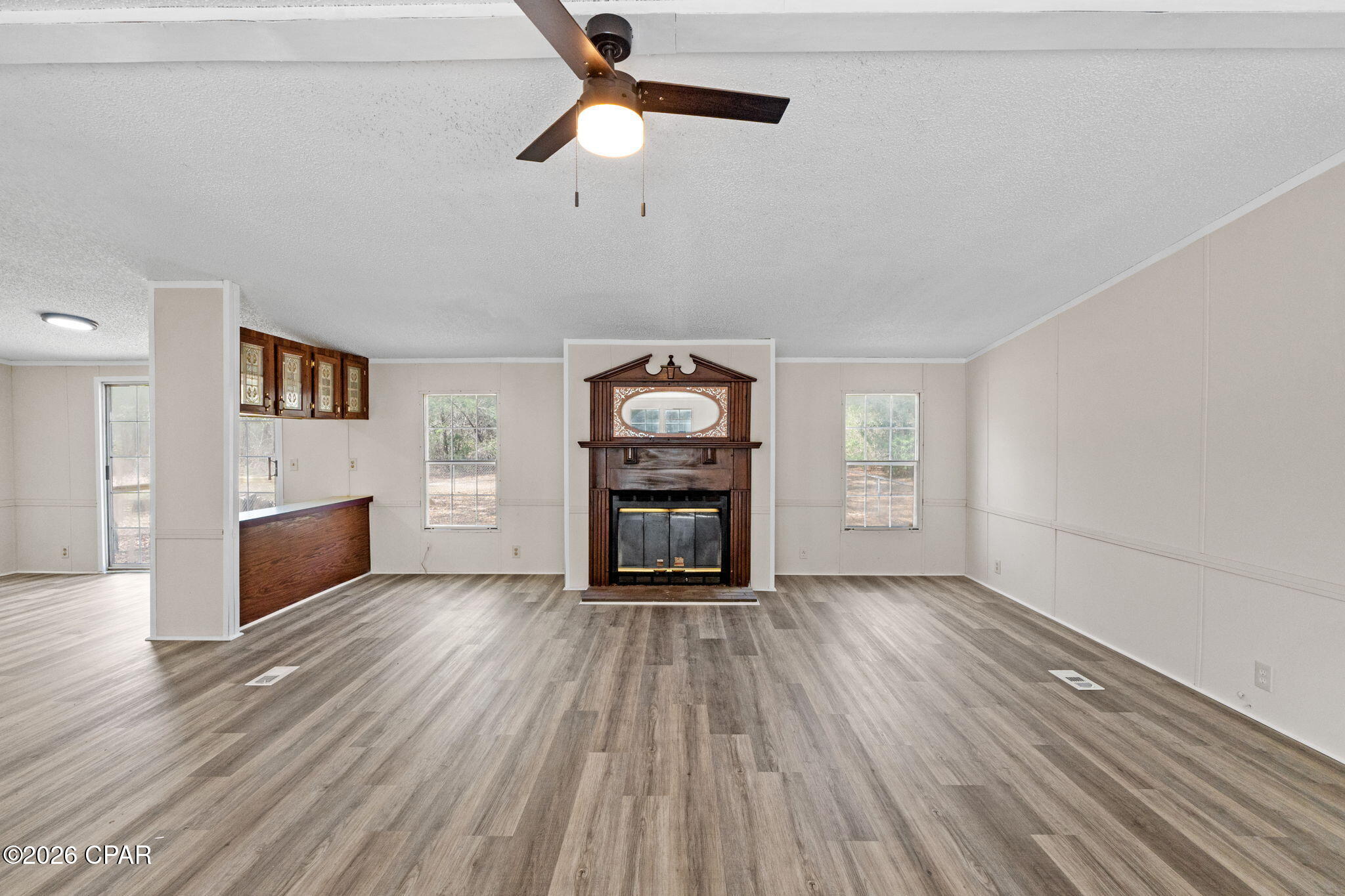 Listing photo id 8 for 4890 Logan Loop