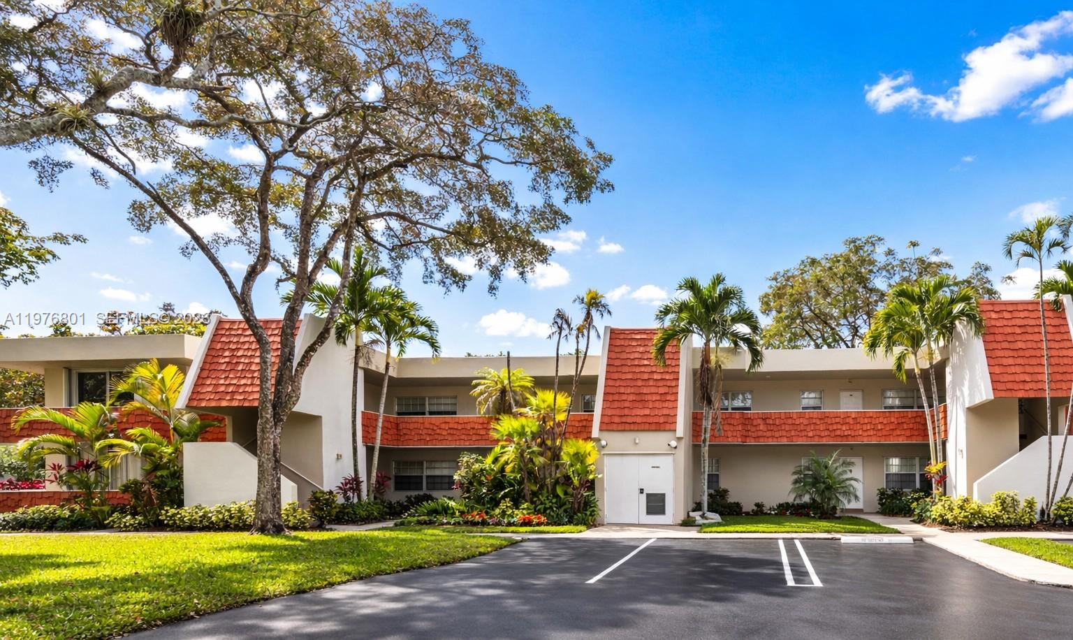 823-cypress-blvd-204-pompano-beach-fl-33069/hzid_4dc4f565