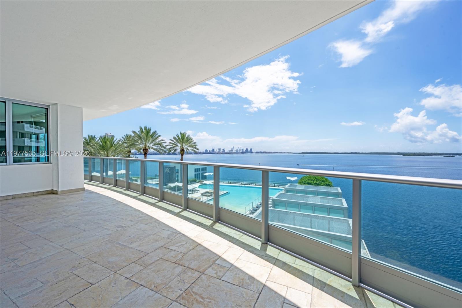 Jade Residences At Bricke