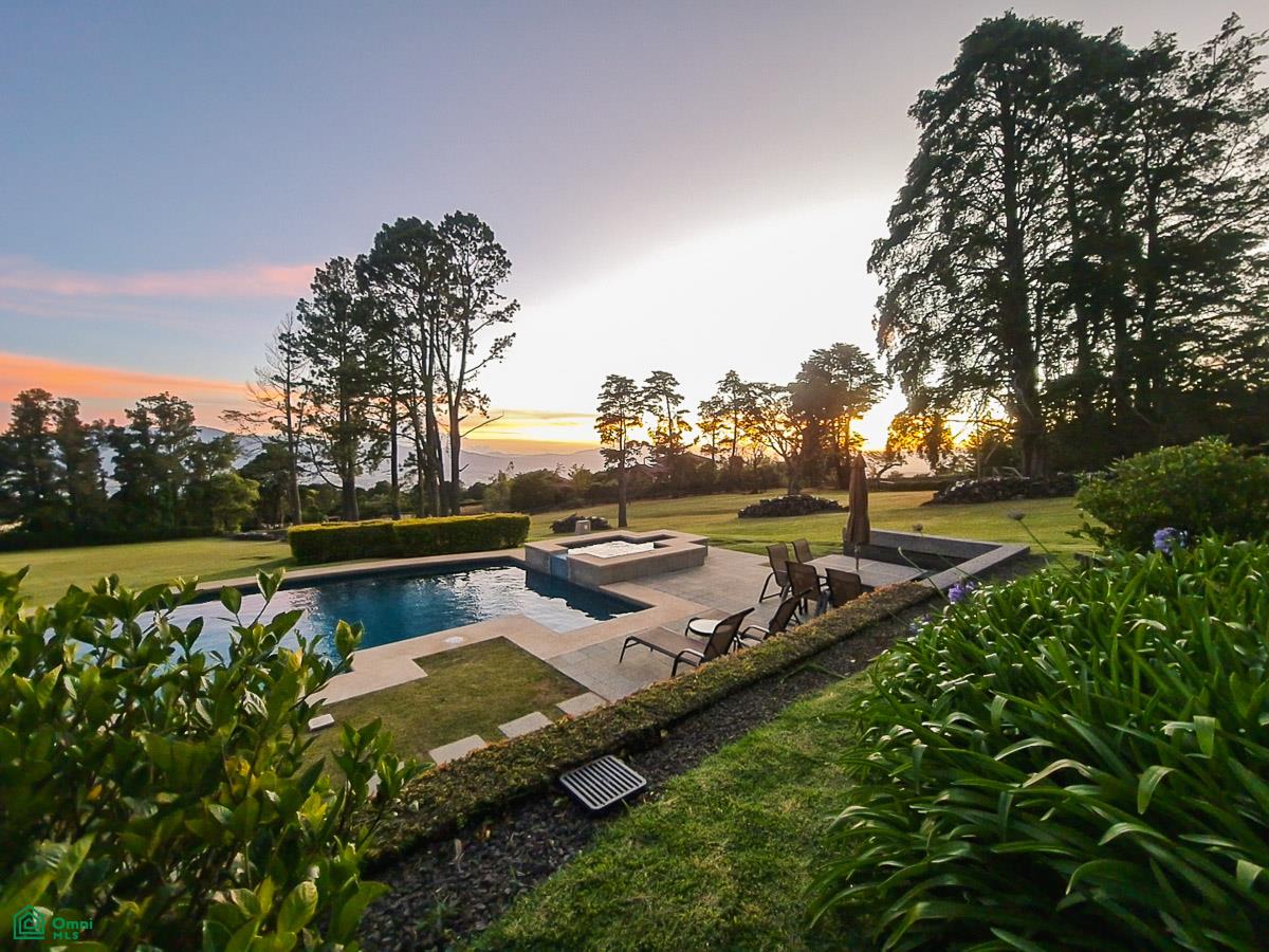 5 bed Single Family Homes For Sale in San Isidro, Heredia - 1