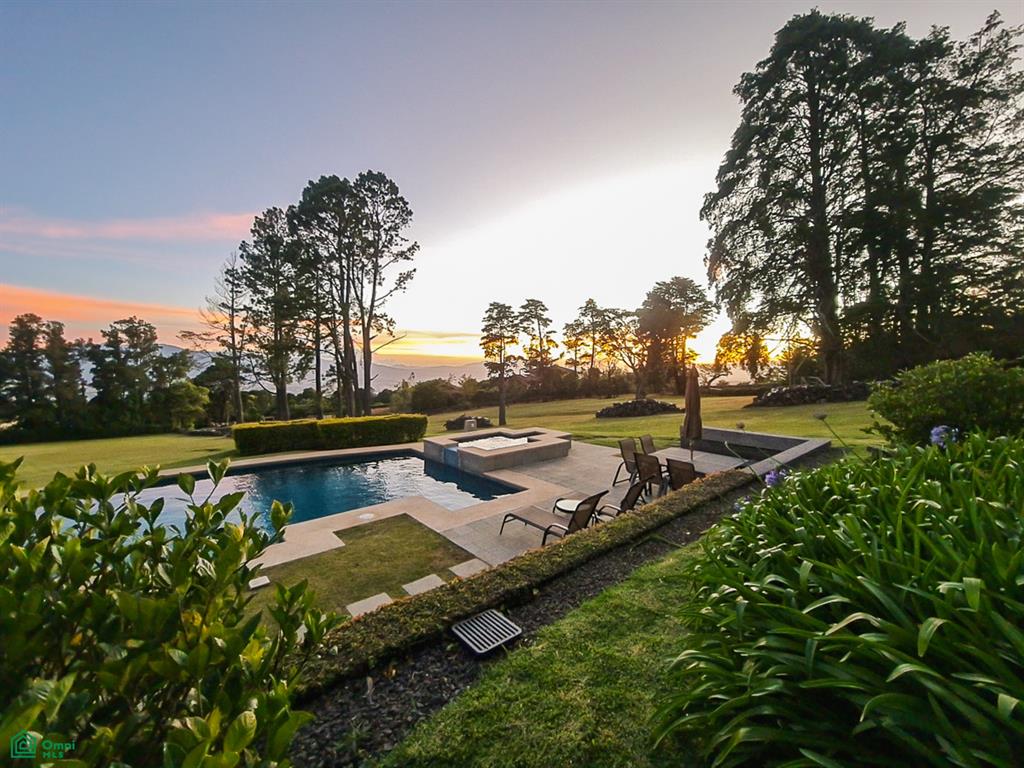 5 bed Single Family Homes For Sale in San Isidro, Heredia - 1