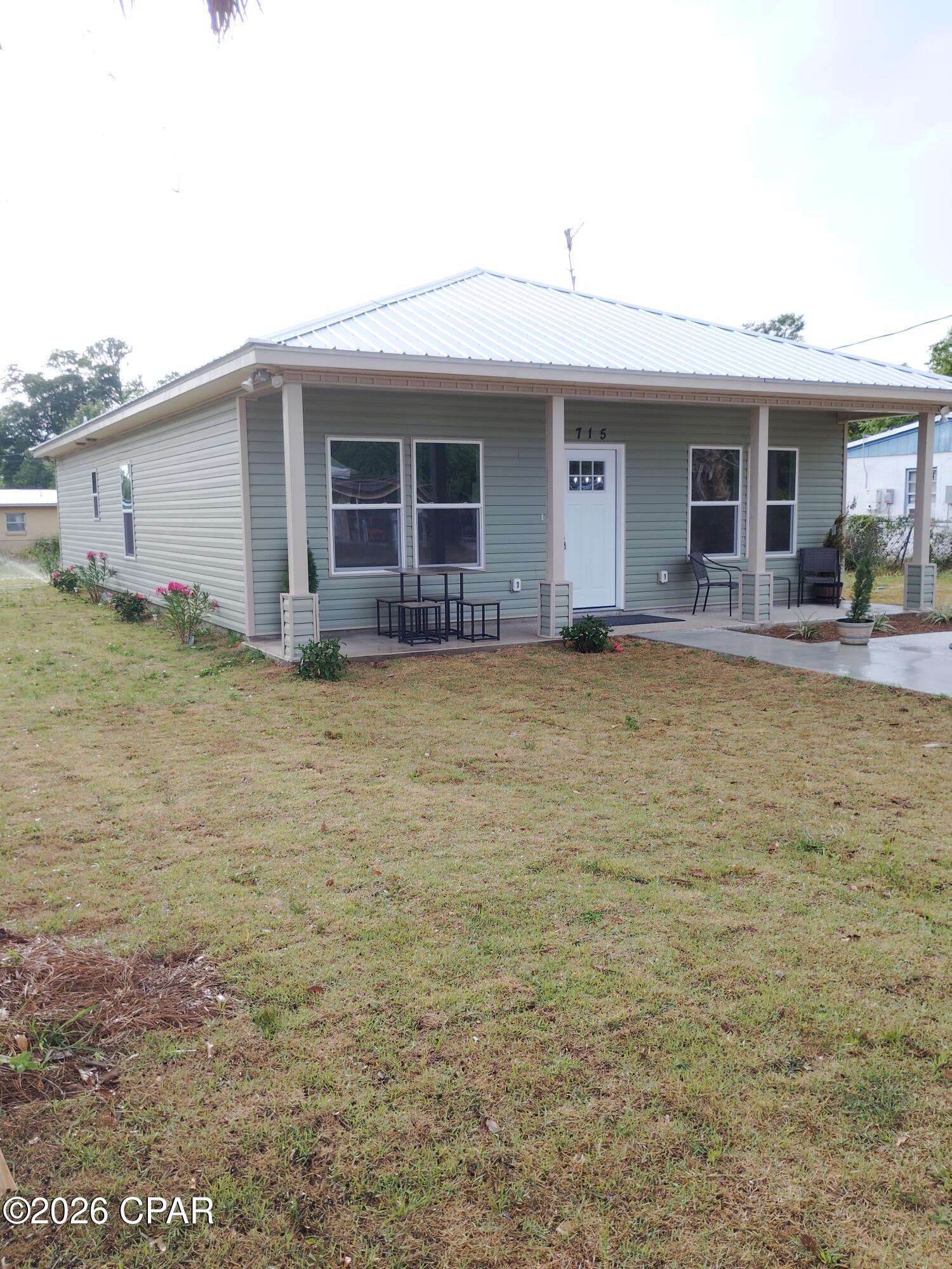 Image 2 For 715 Cactus Avenue