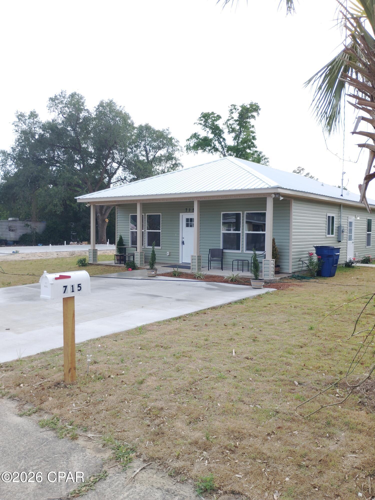 Image 3 For 715 Cactus Avenue