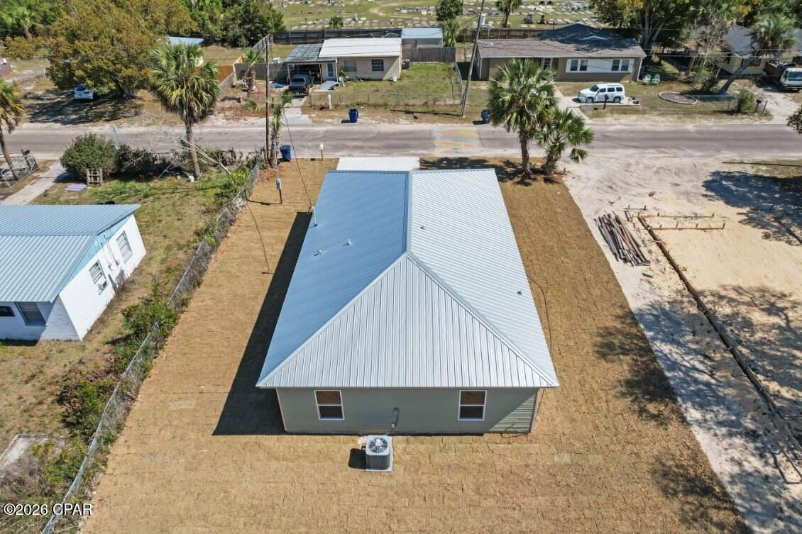 Image 8 For 715 Cactus Avenue
