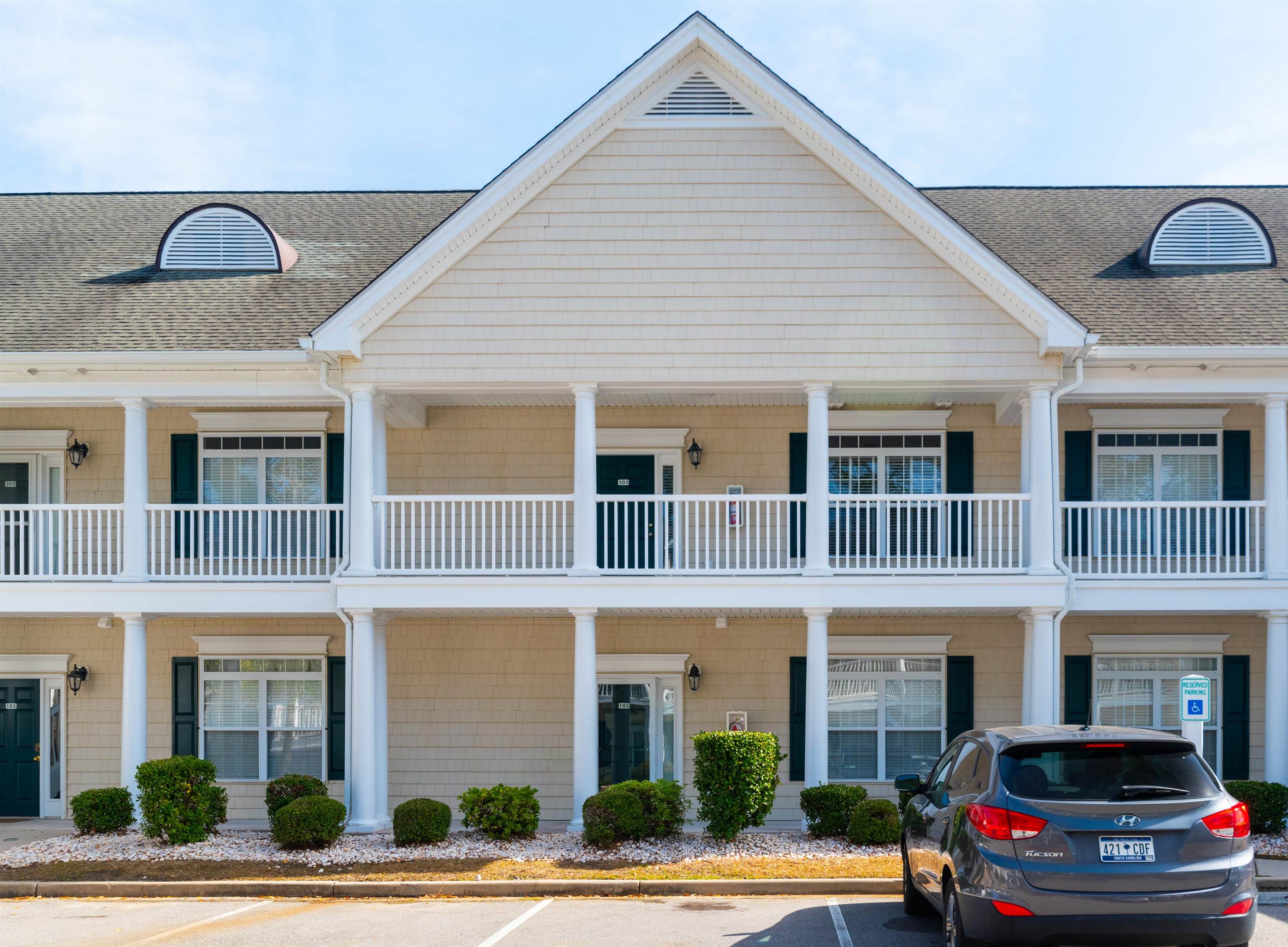 2605923 | Photo 2