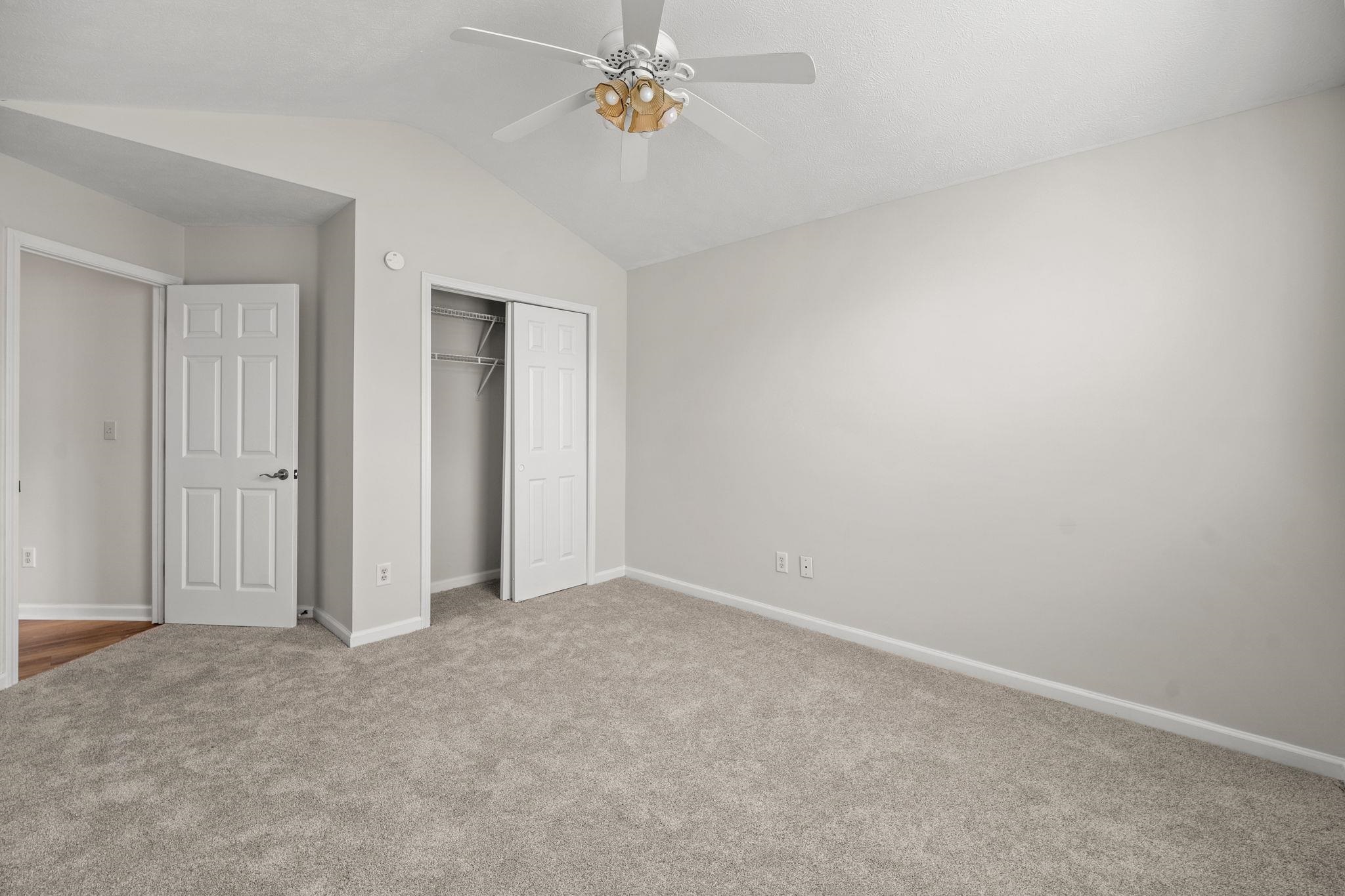 2605996 | Photo 25