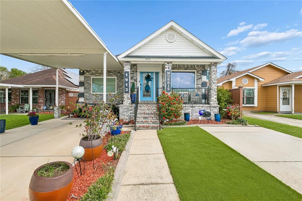 Photo 1 of Single family home for sale at 1913 Constantine Dr, Marrero, LA 70072 | MLS# 2546314 | Listing updated on 2026-09-23