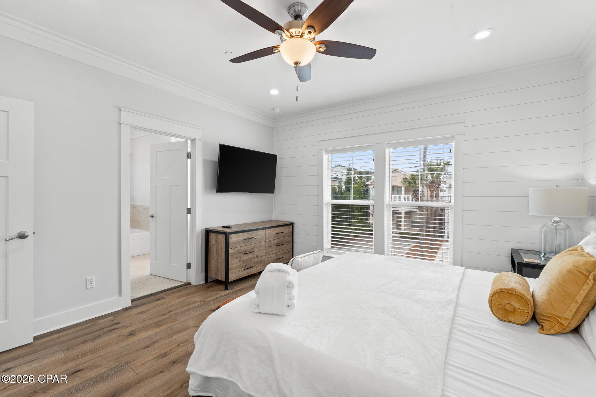 Listing photo id 32 for 116 Riviera Drive