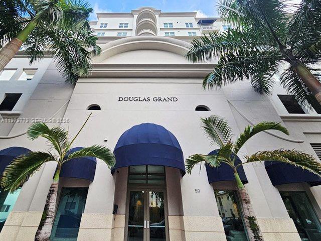 Douglas Grand Condo