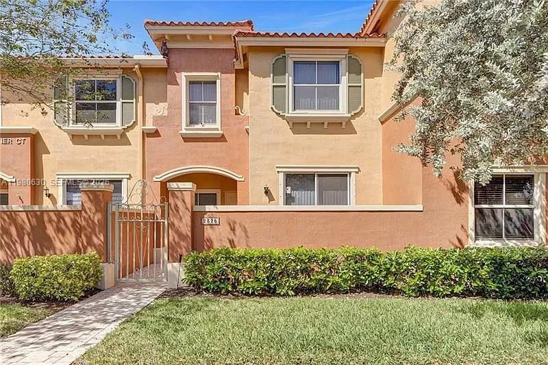 Impressive exterior facade at 2325 Mariner Ct - Townhouse in Dania Beach