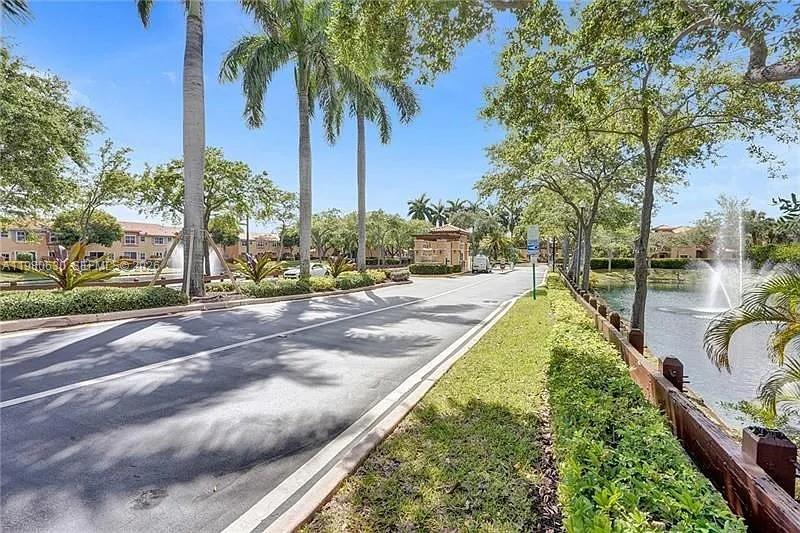 Additional property features at 2325 Mariner Ct - Townhouse in Dania Beach