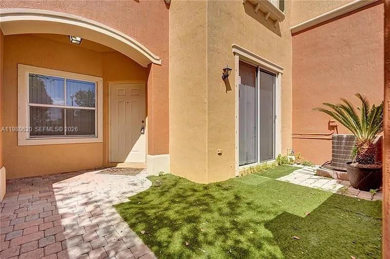 Open-concept living area at 2325 Mariner Ct - Townhouse in Dania Beach