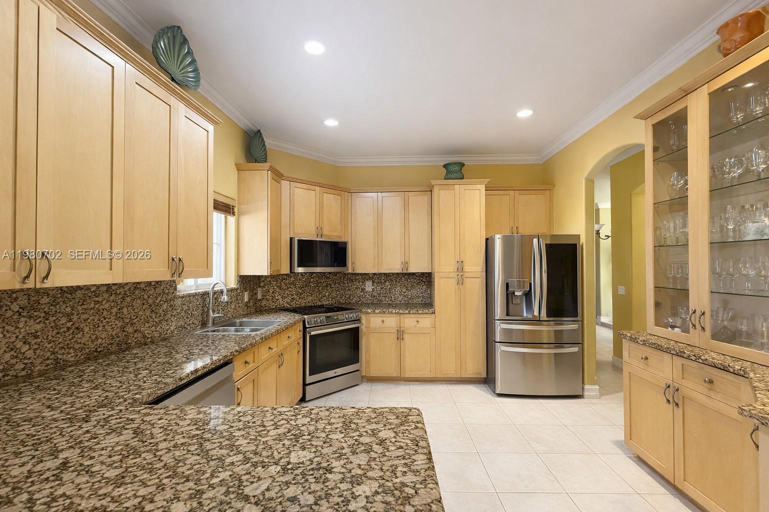 7851 NW 159th Ter, Miami Lakes FL 33016