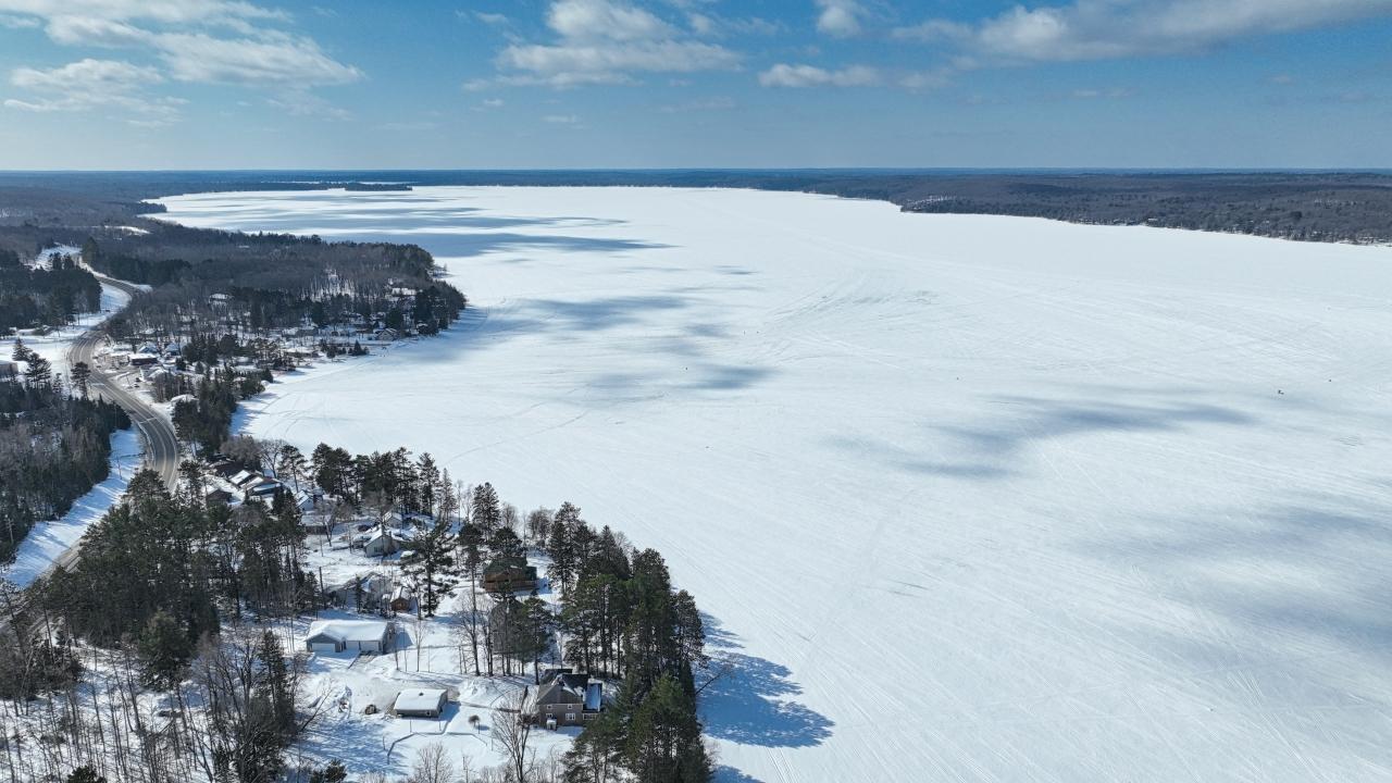 North Twin Lake Property 2390 Hwy 17 Photo 2