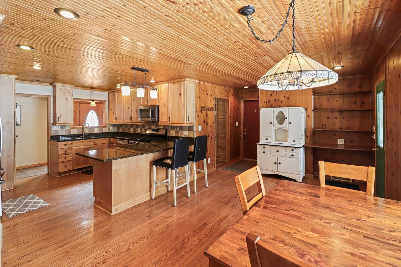 North Twin Lake Property 2390 Hwy 17 Photo 6