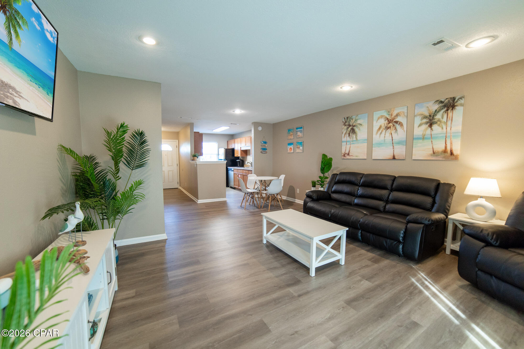 Image 2 For 6300 Pinetree Avenue