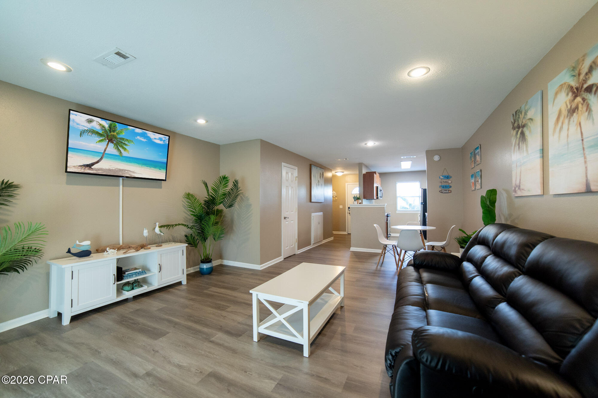 Image 4 For 6300 Pinetree Avenue