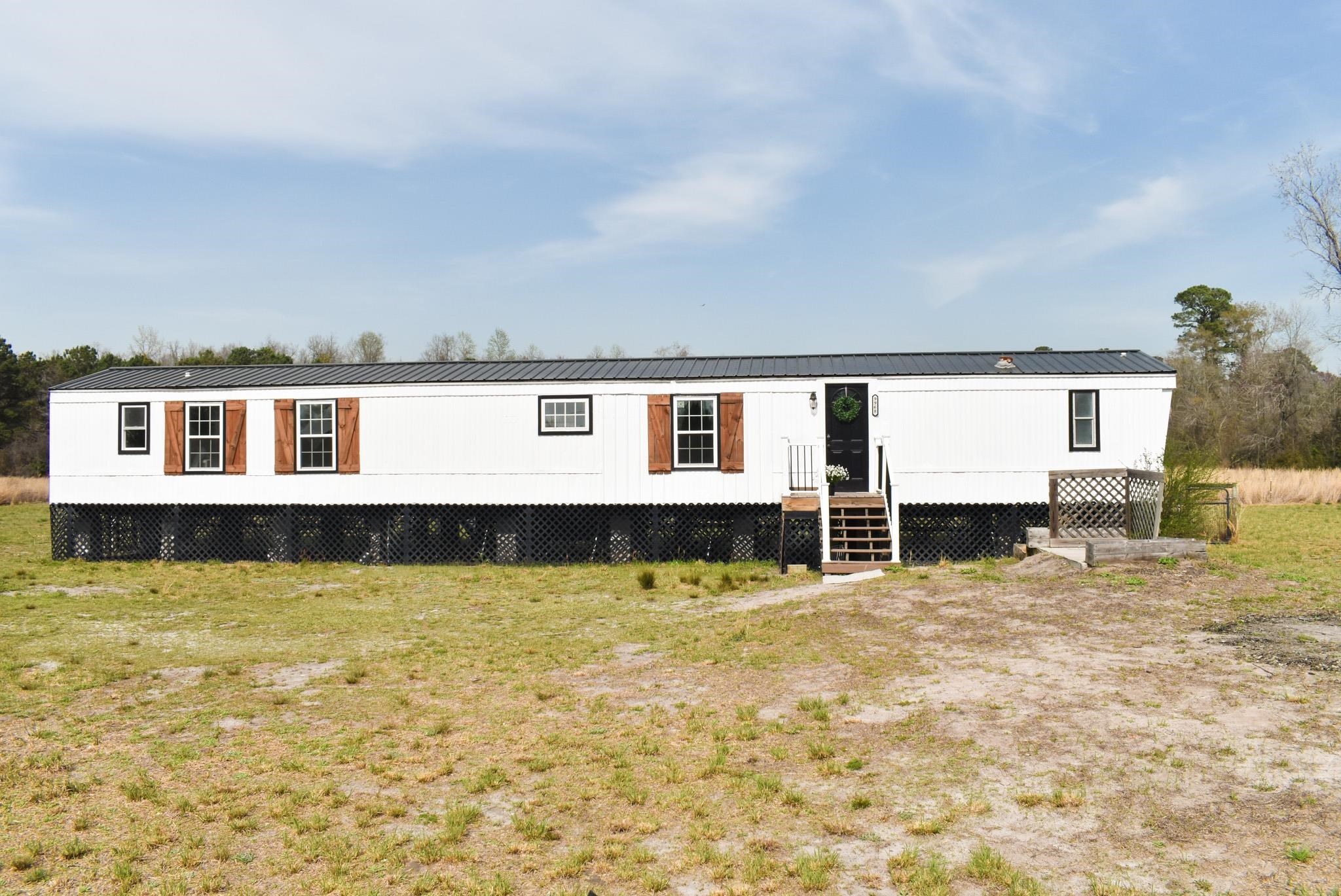 9968 Hardwick Rd. Nichols, SC 29581