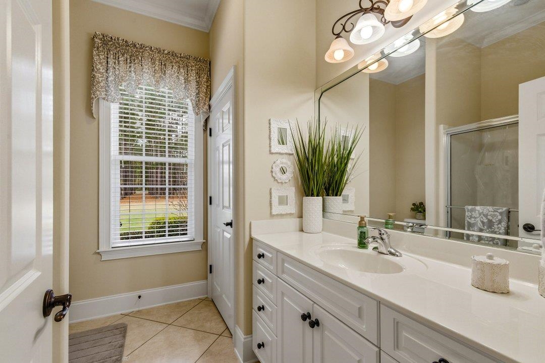 2606535 | Photo 25