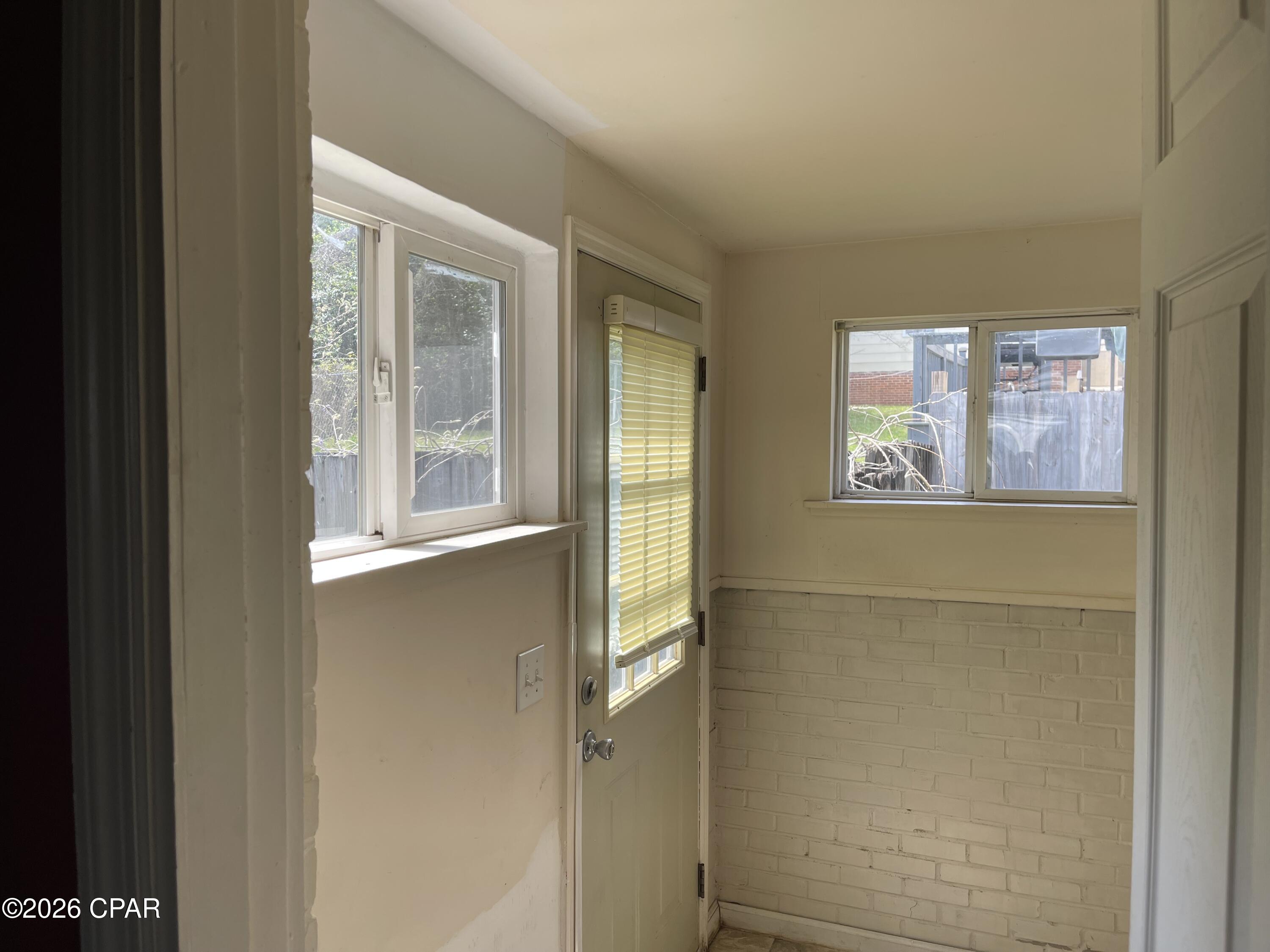 Image 8 For 2977 Caledonia Street