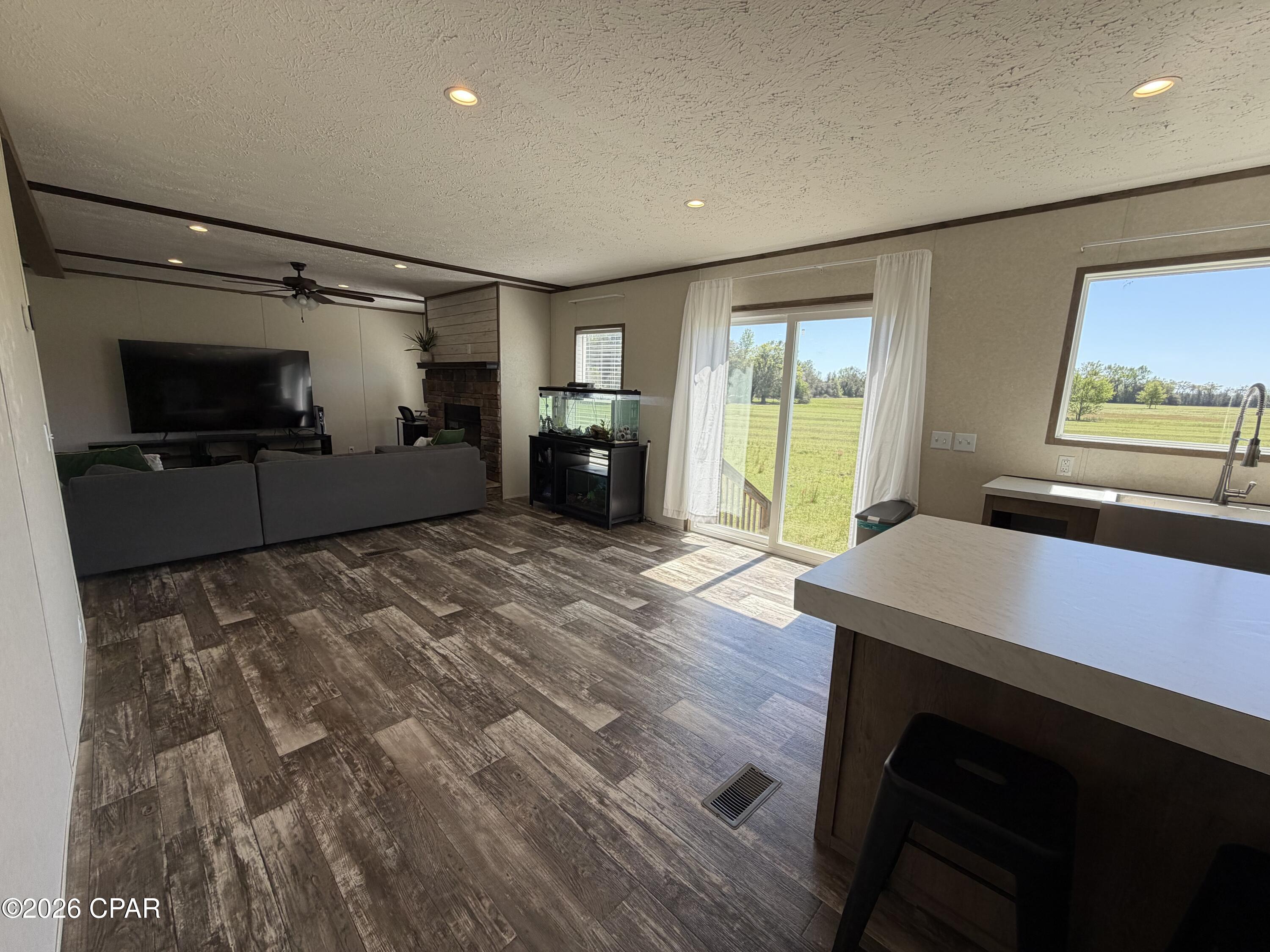 Listing photo id 16 for 6435 Butler Road