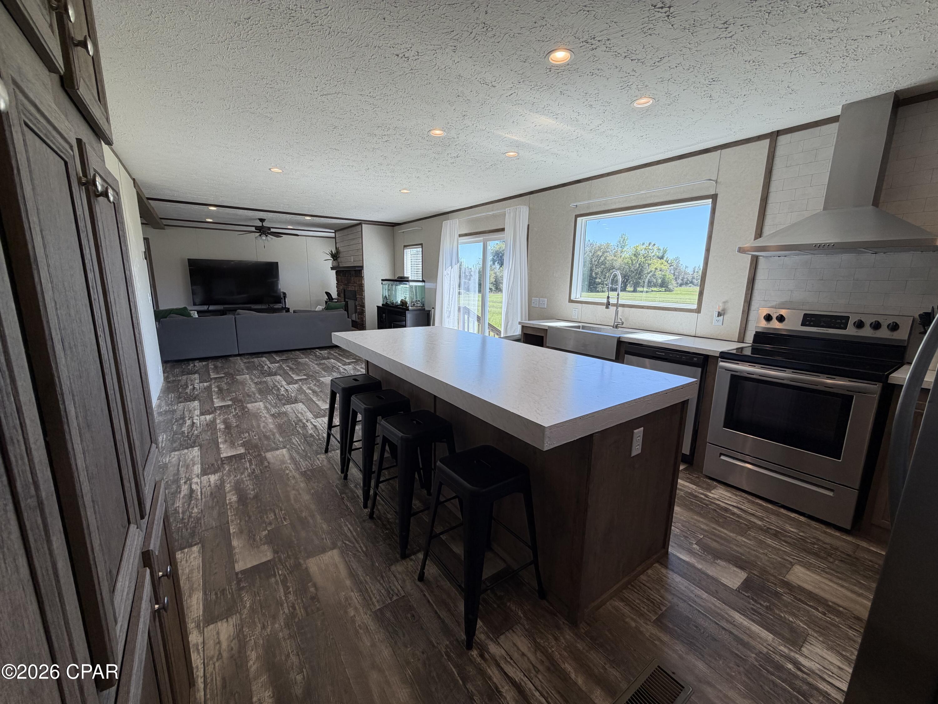 Listing photo id 18 for 6435 Butler Road