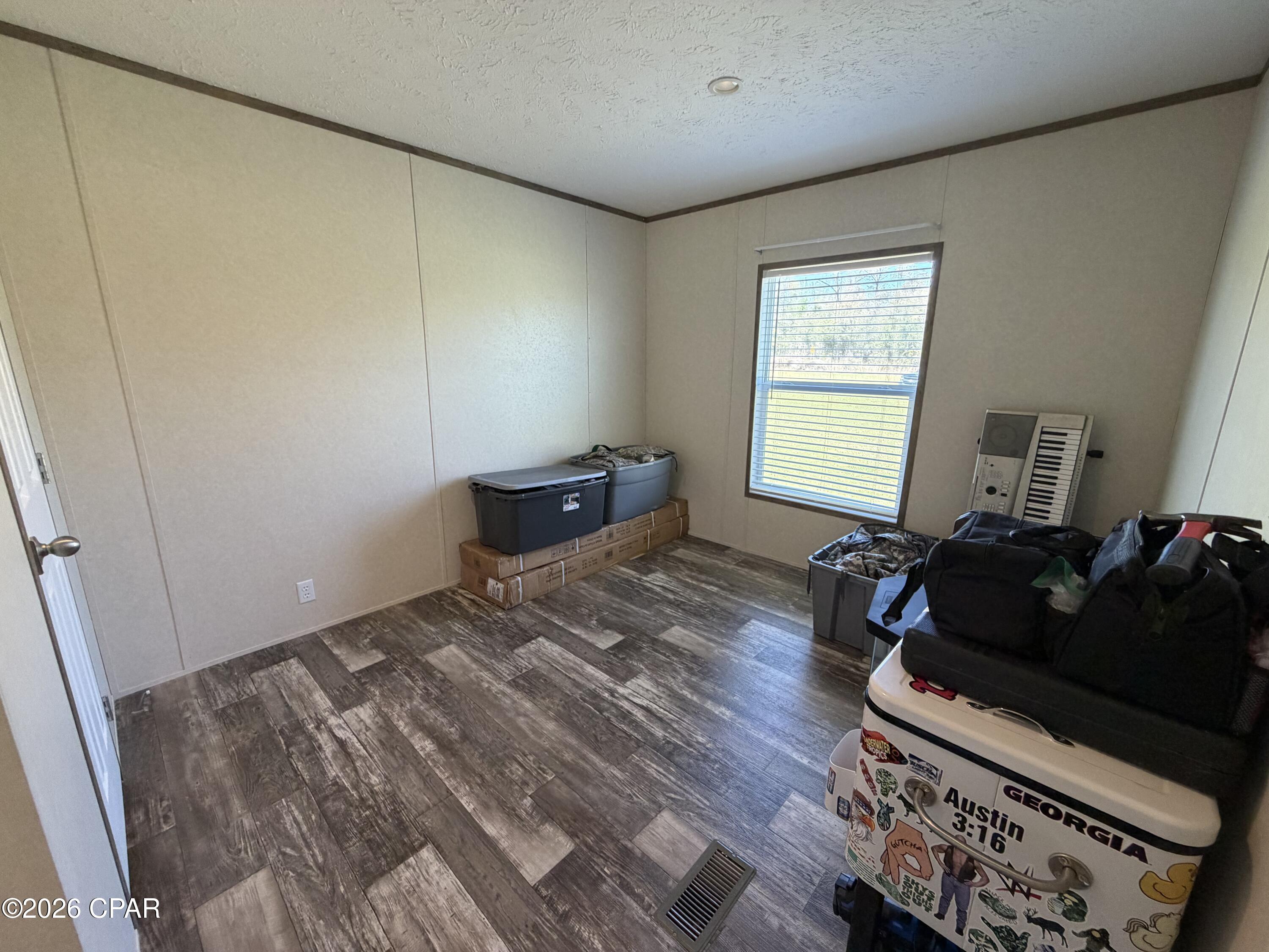 Listing photo id 28 for 6435 Butler Road