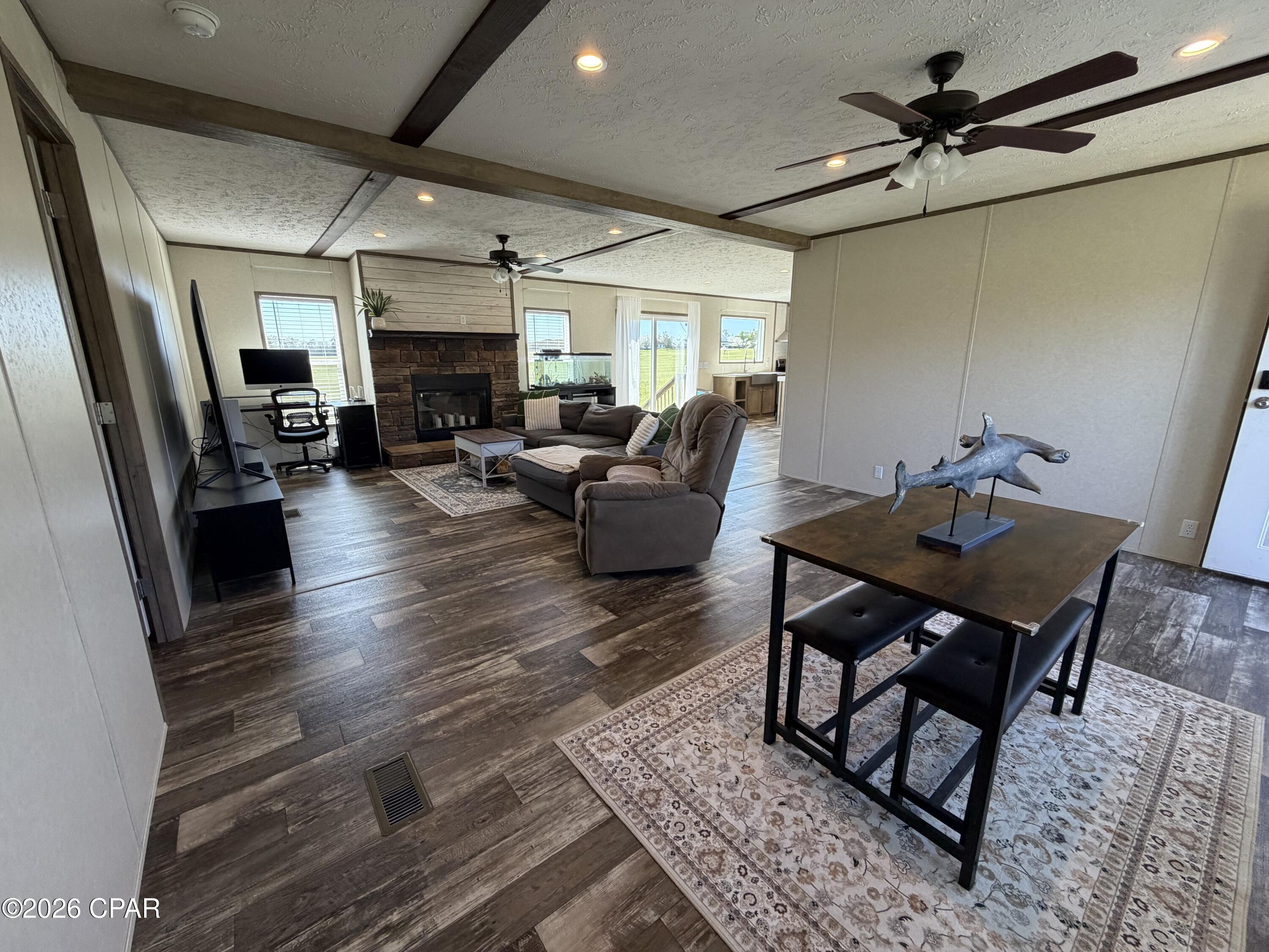 Listing photo id 8 for 6435 Butler Road