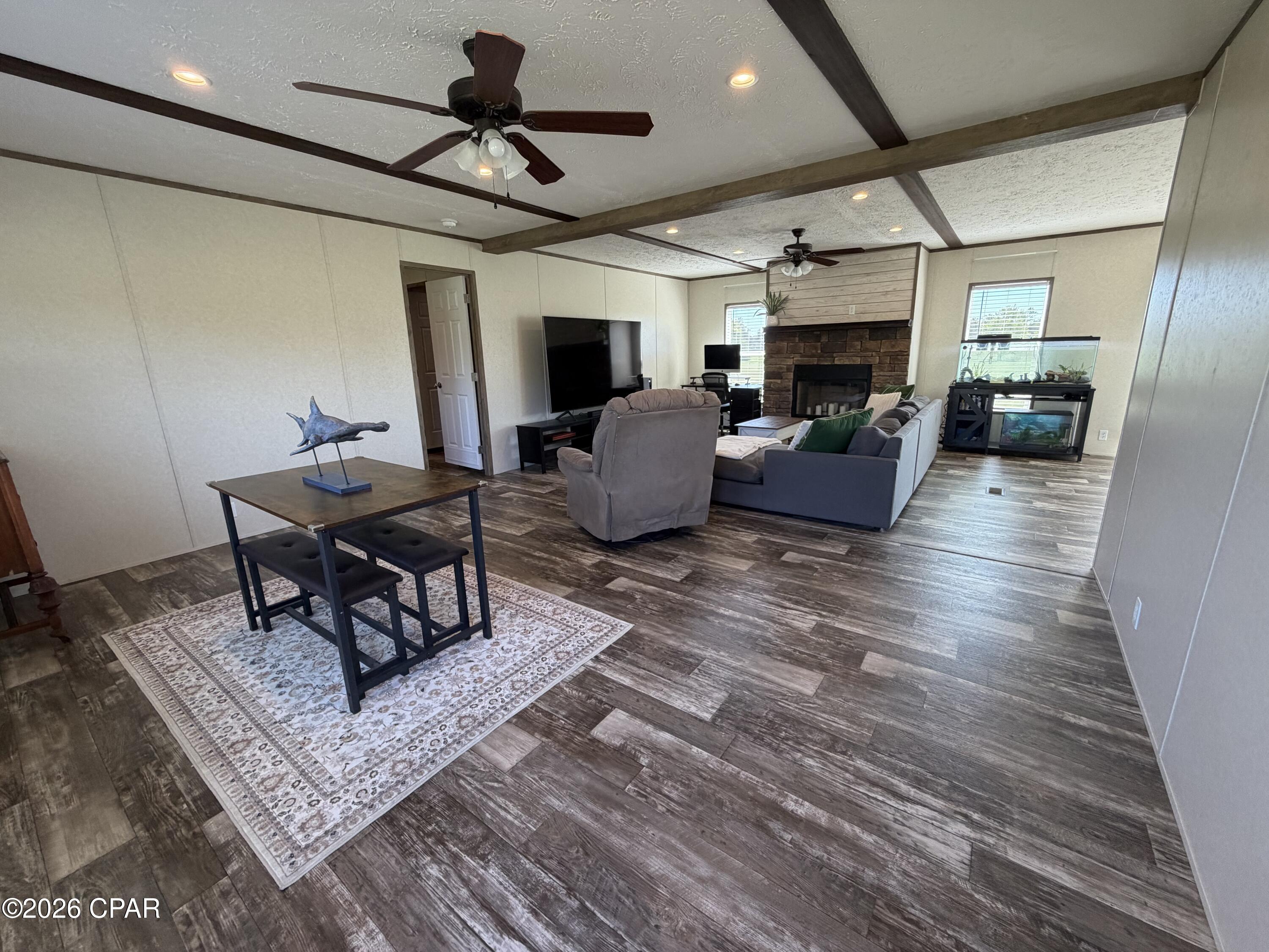 Listing photo id 9 for 6435 Butler Road