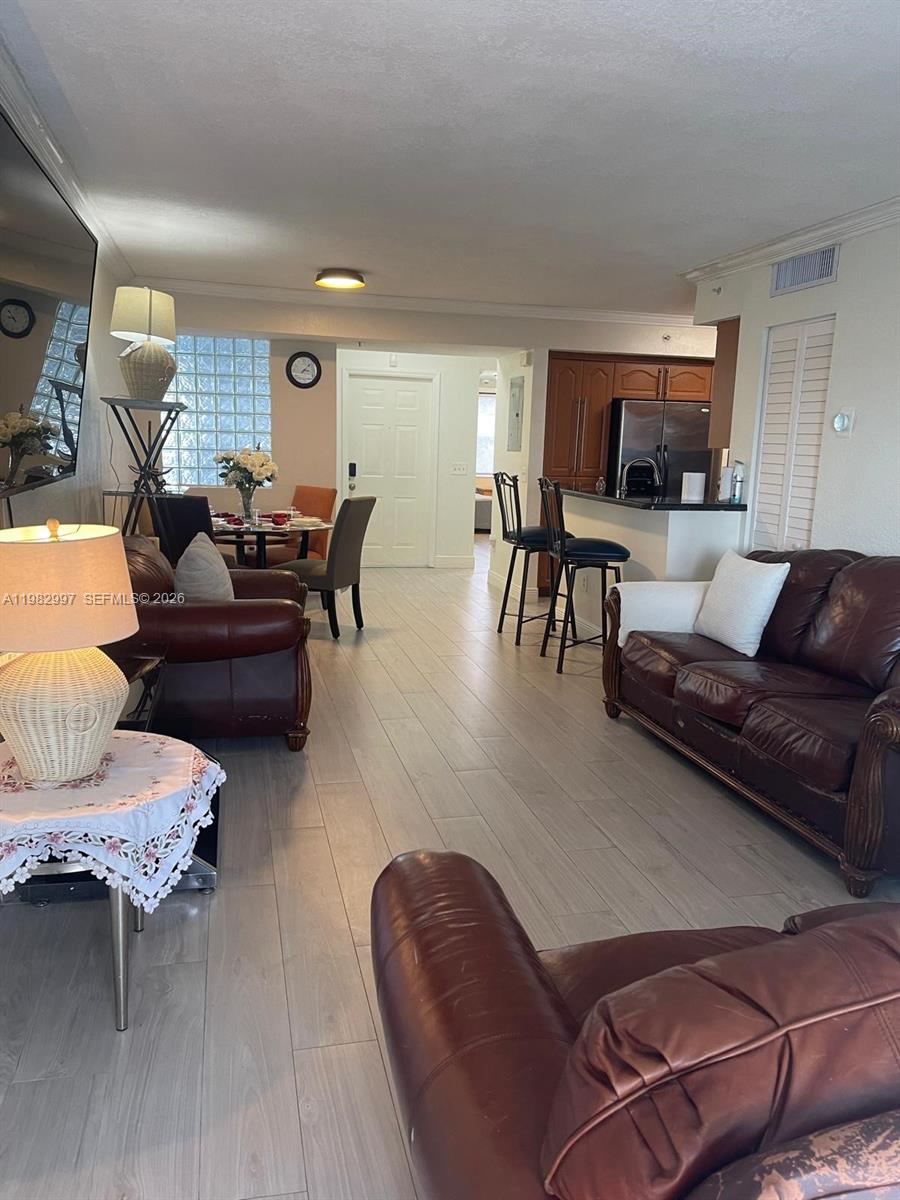 La Via Condo