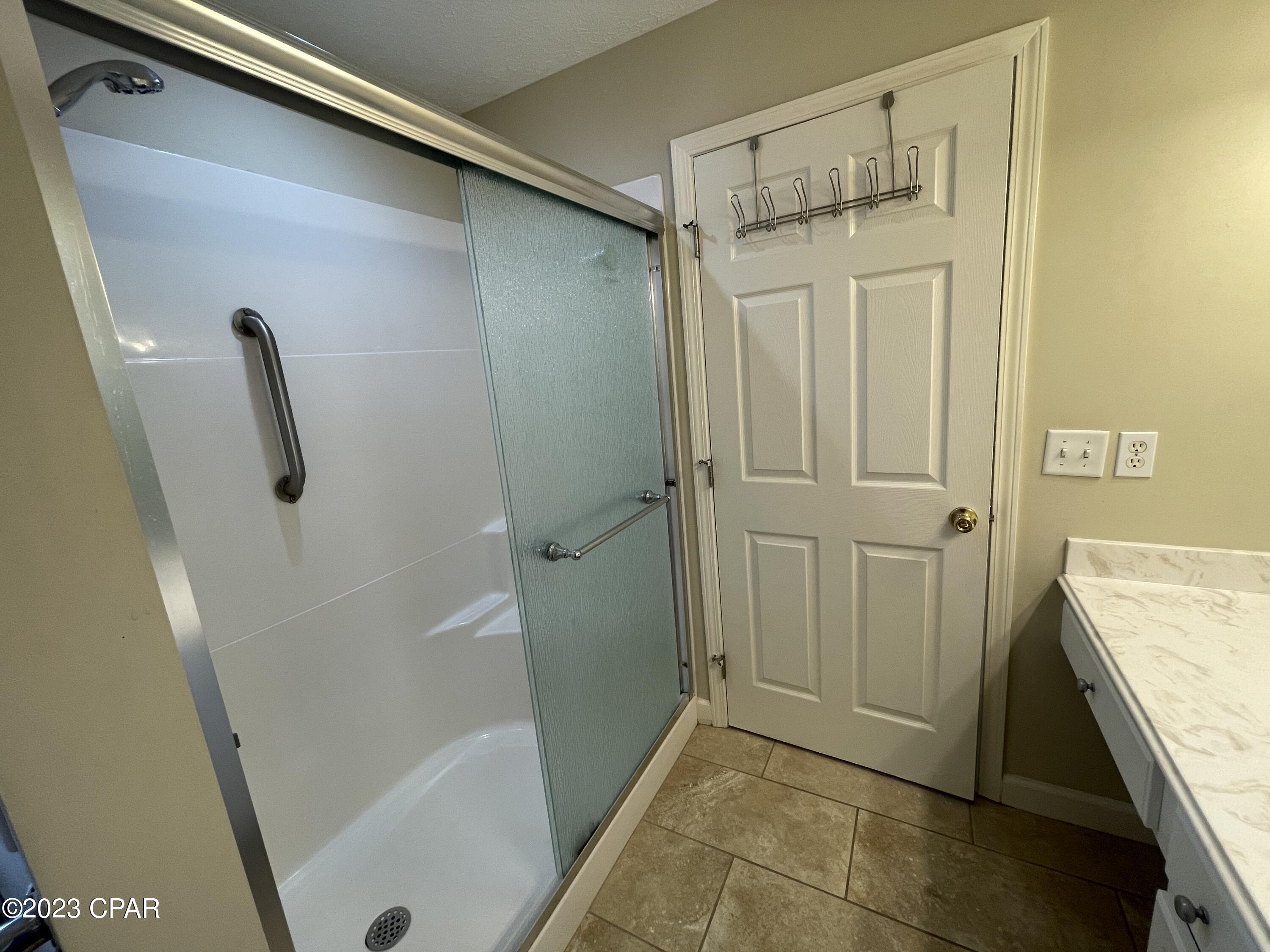 Image 13 For 114 Lakeridge Drive