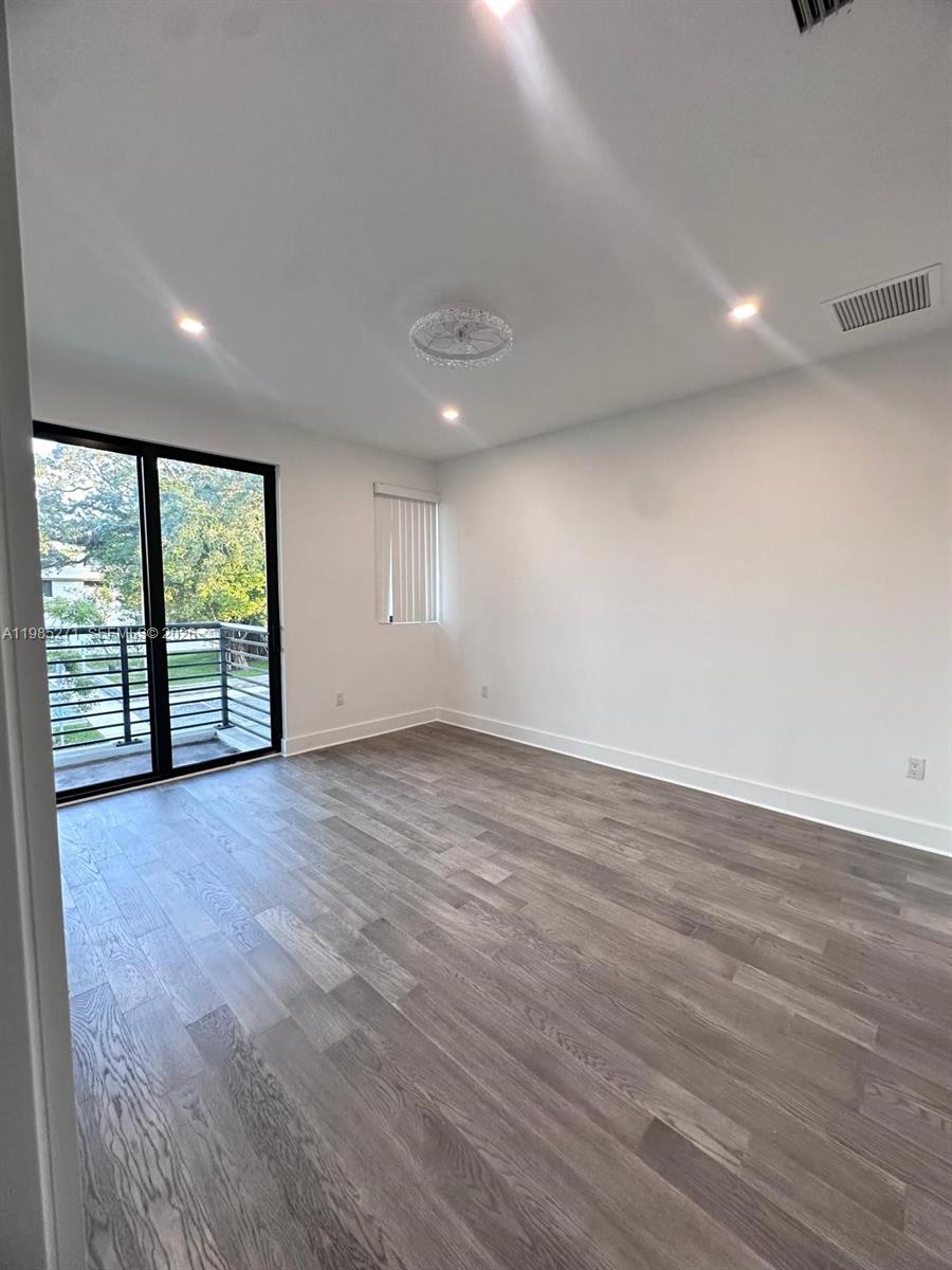 Spacious garage and storage at 5481 Oak Way - Townhouse in Dania Beach