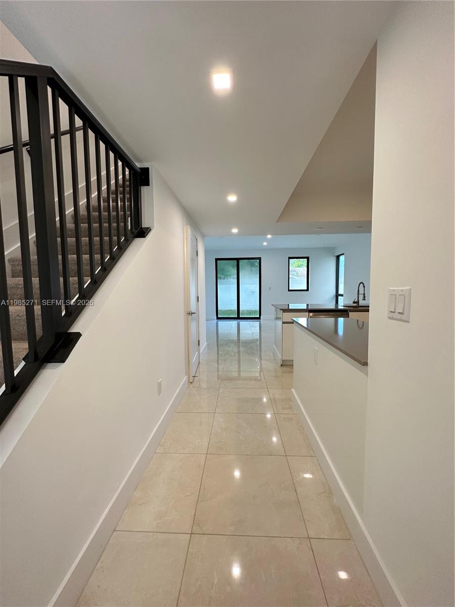 Spacious garage and storage at 5481 Oak Way - Townhouse in Dania Beach