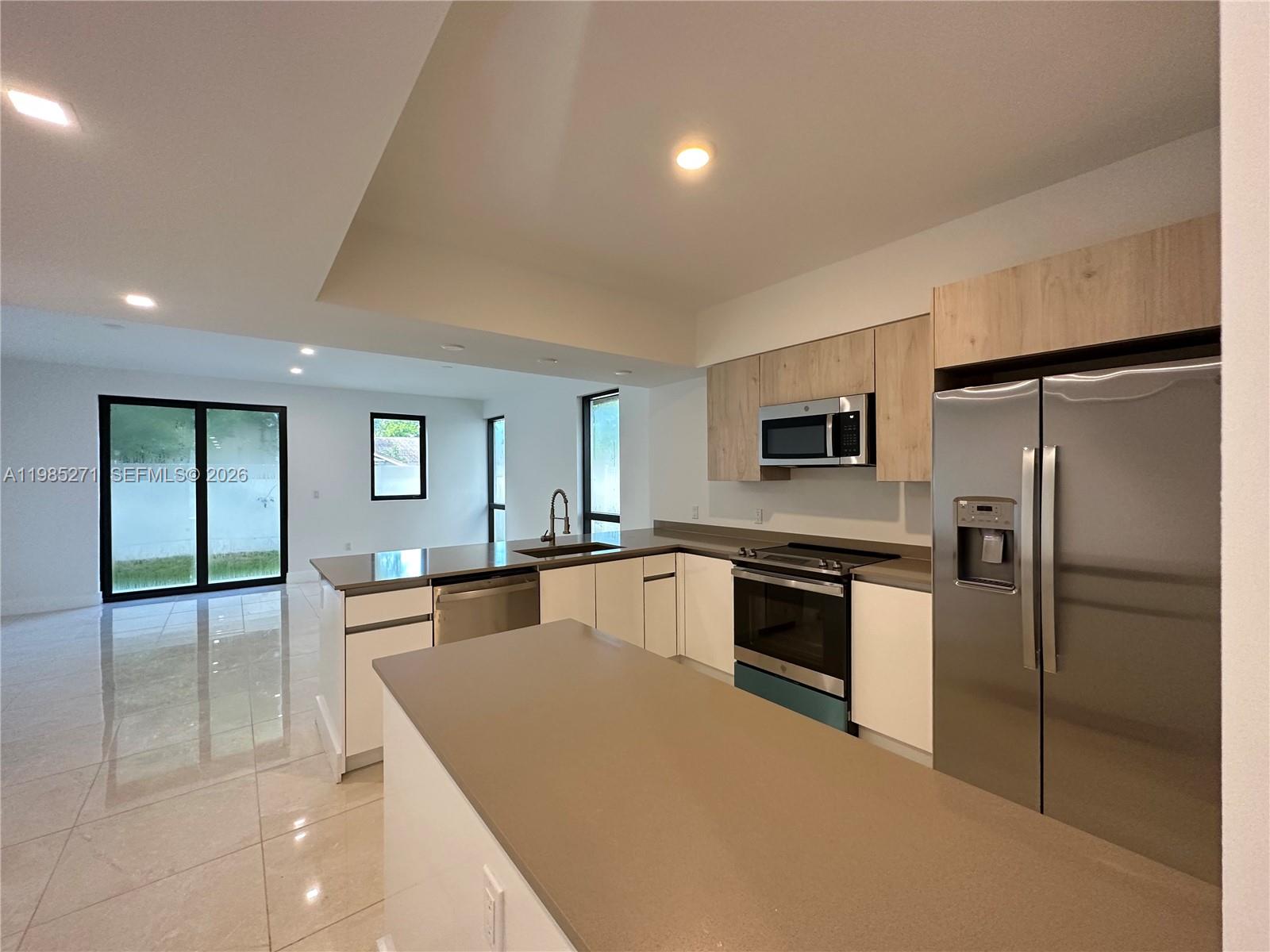 Additional property features at 5481 Oak Way - Townhouse in Dania Beach