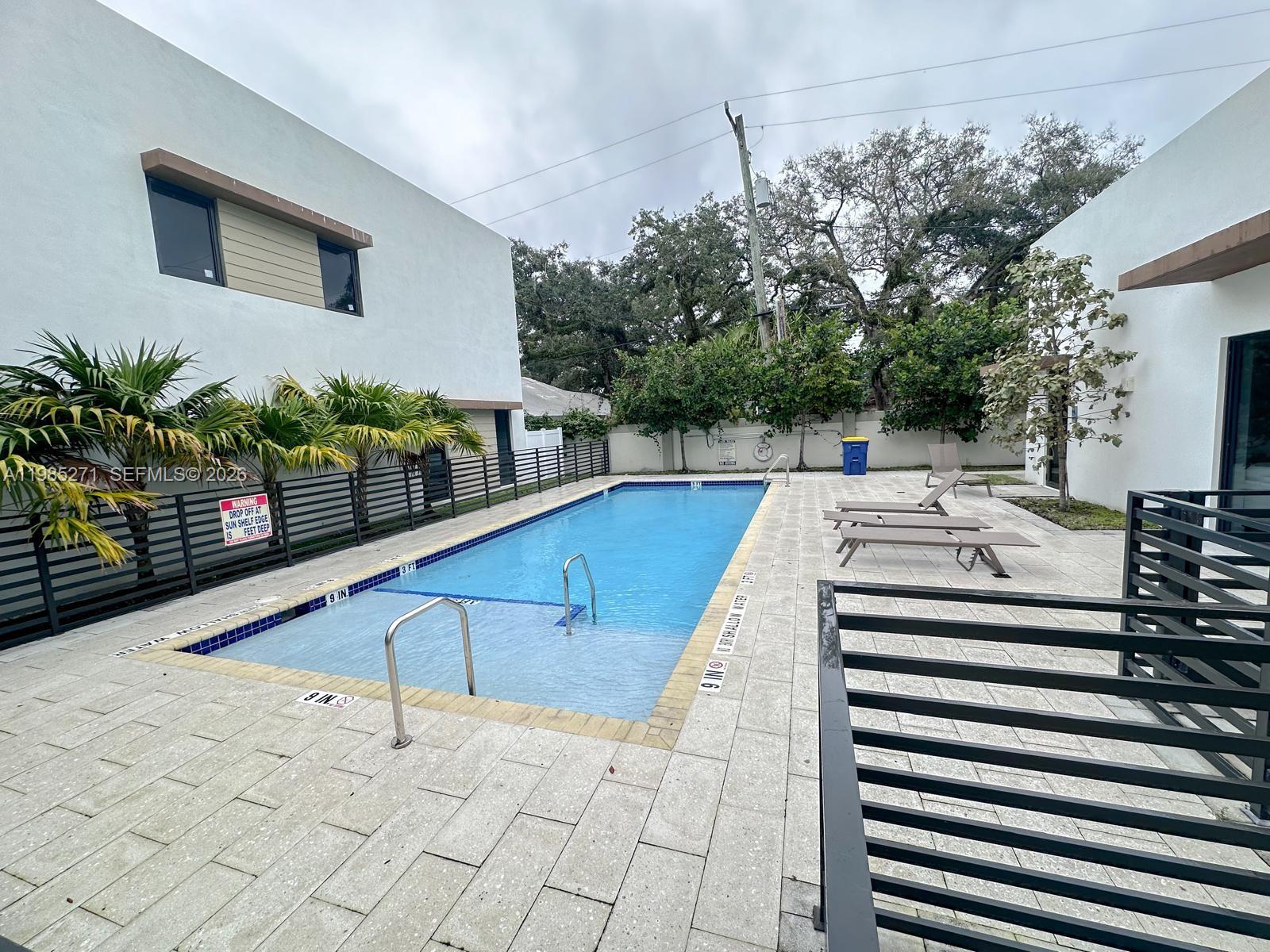 Additional living spaces at 5481 Oak Way - Townhouse in Dania Beach