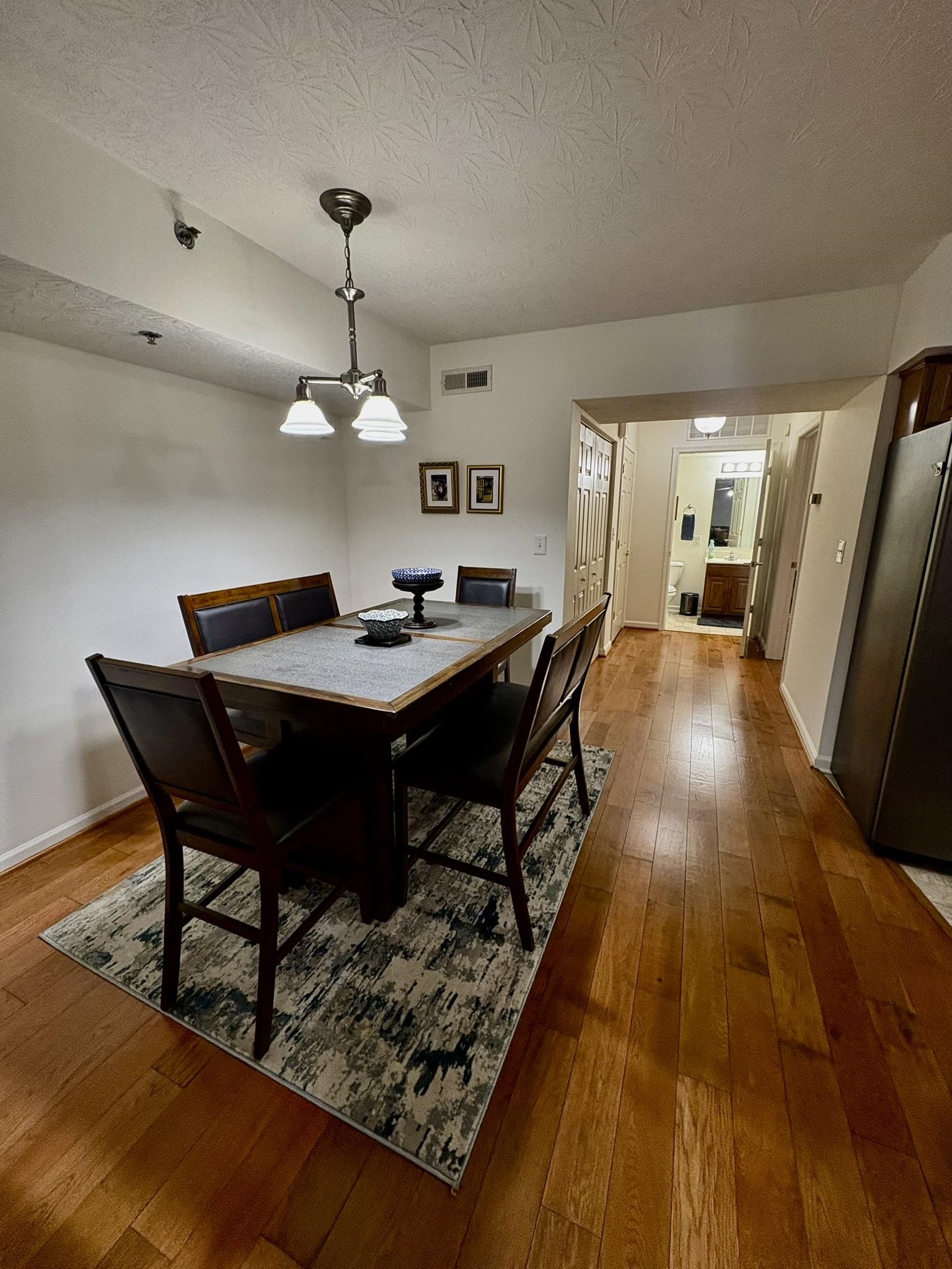 17 Rosewood Ct 101