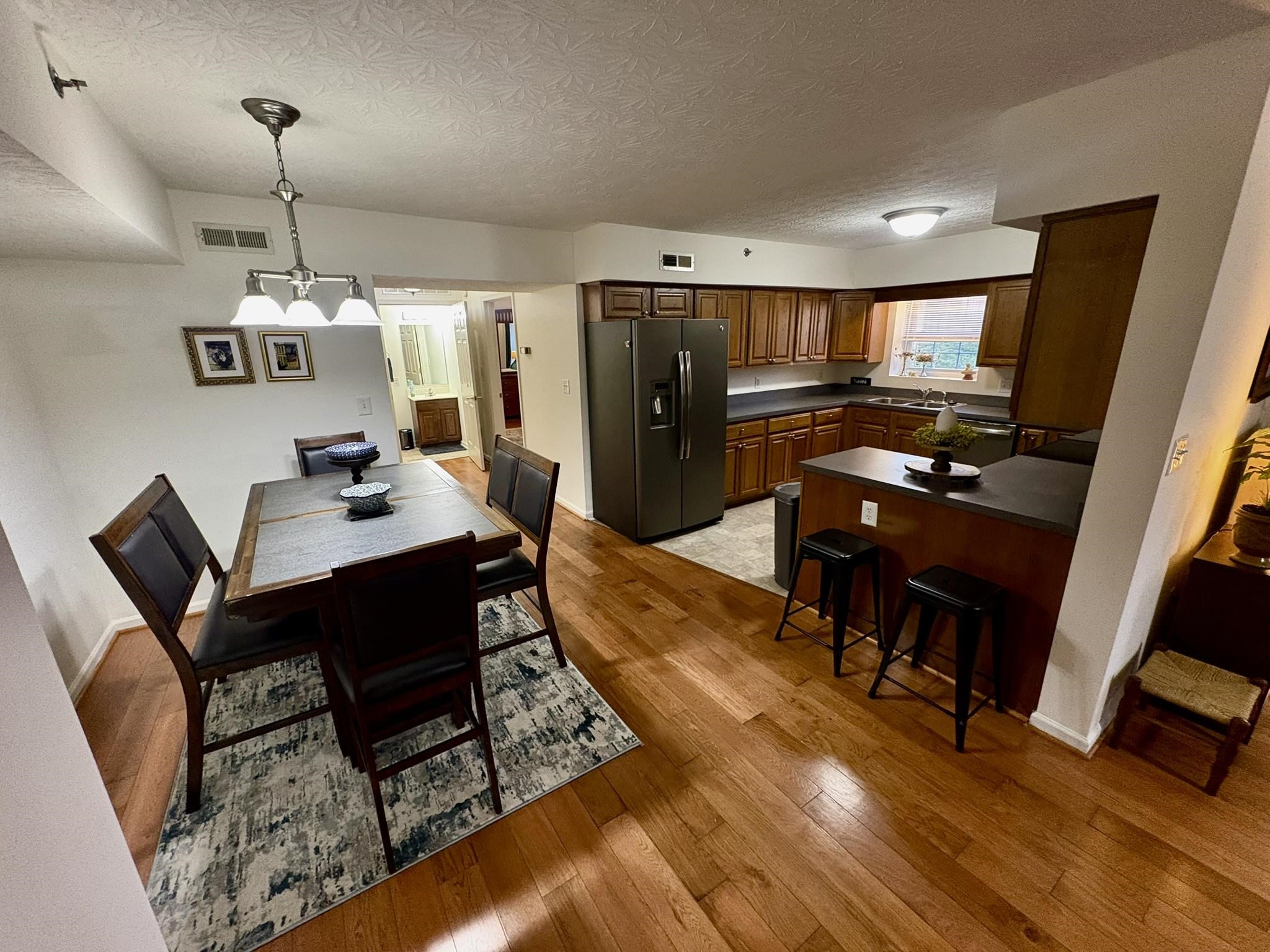 17 Rosewood Ct 101