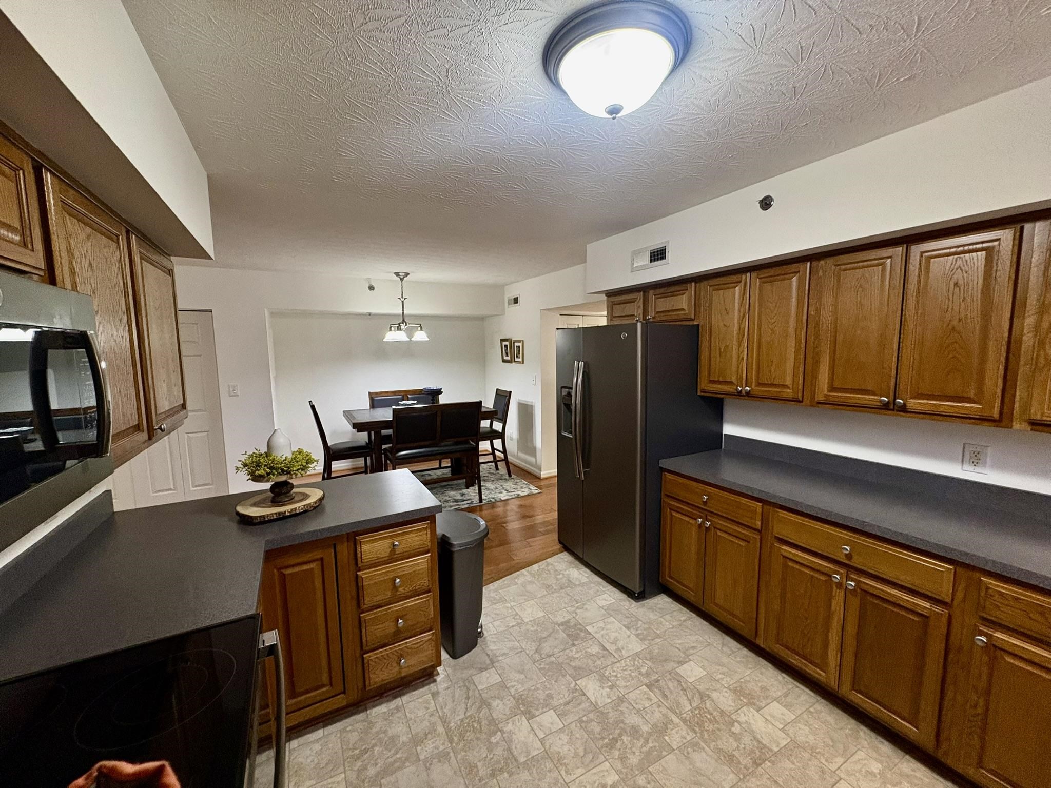 17 Rosewood Ct 101