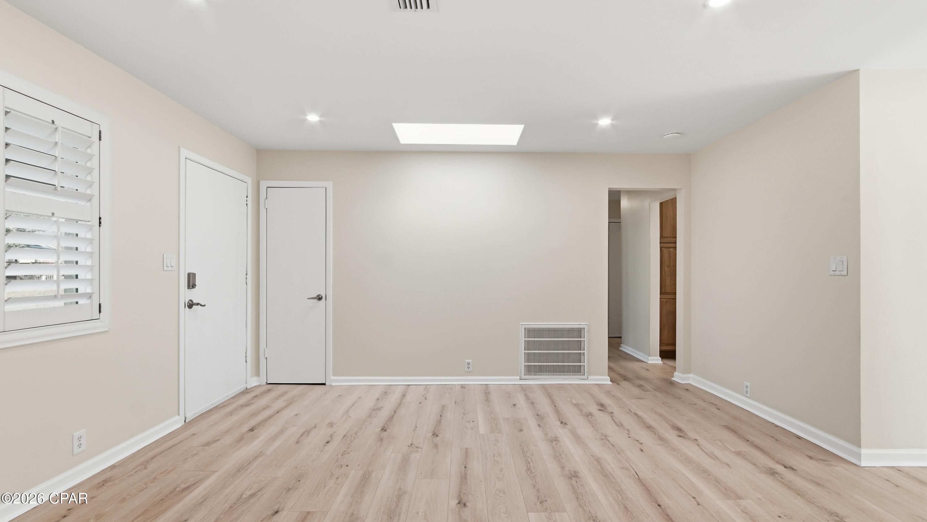 Image 16 For 1112 Earl Avenue