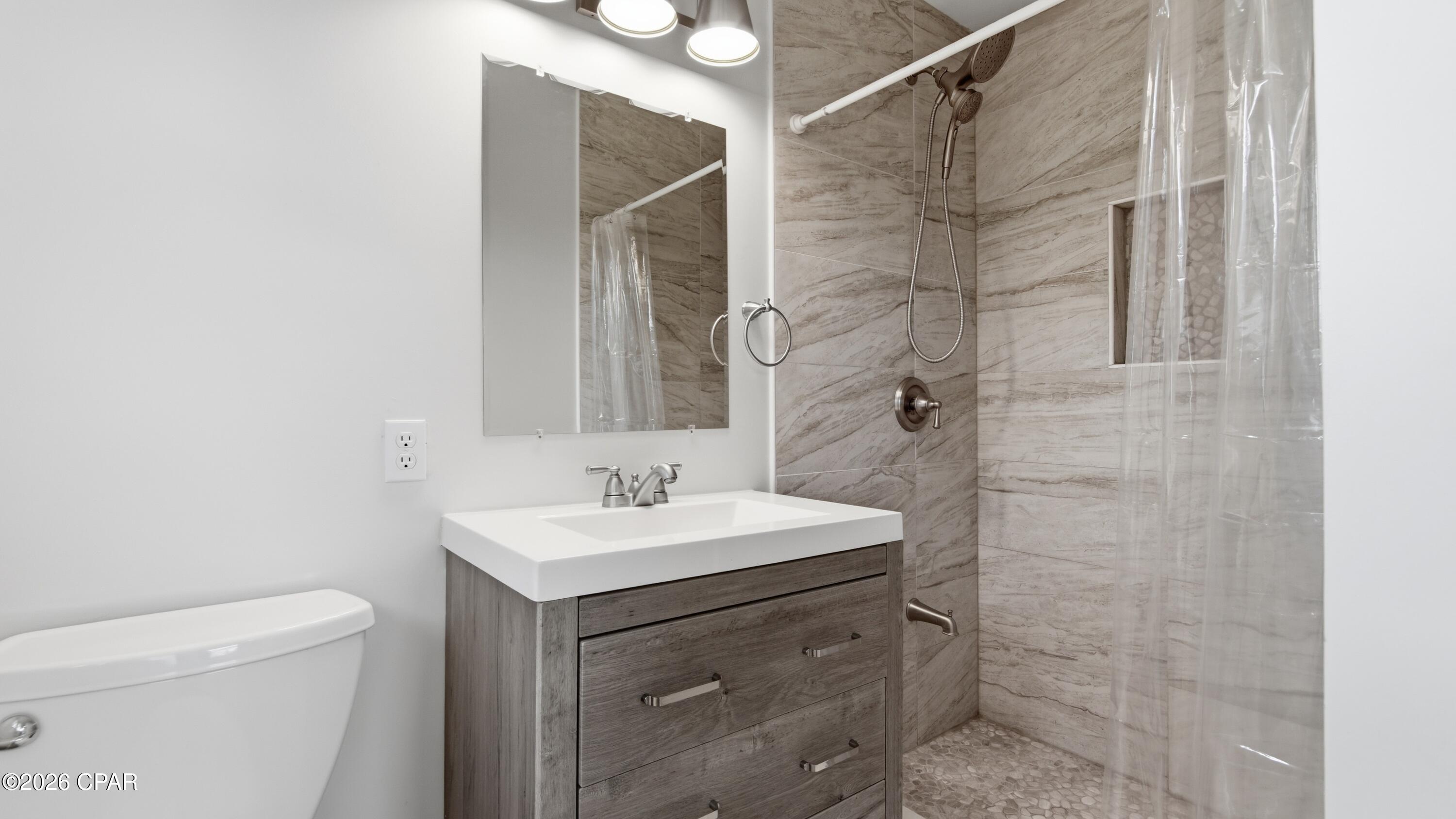 Image 30 For 1112 Earl Avenue