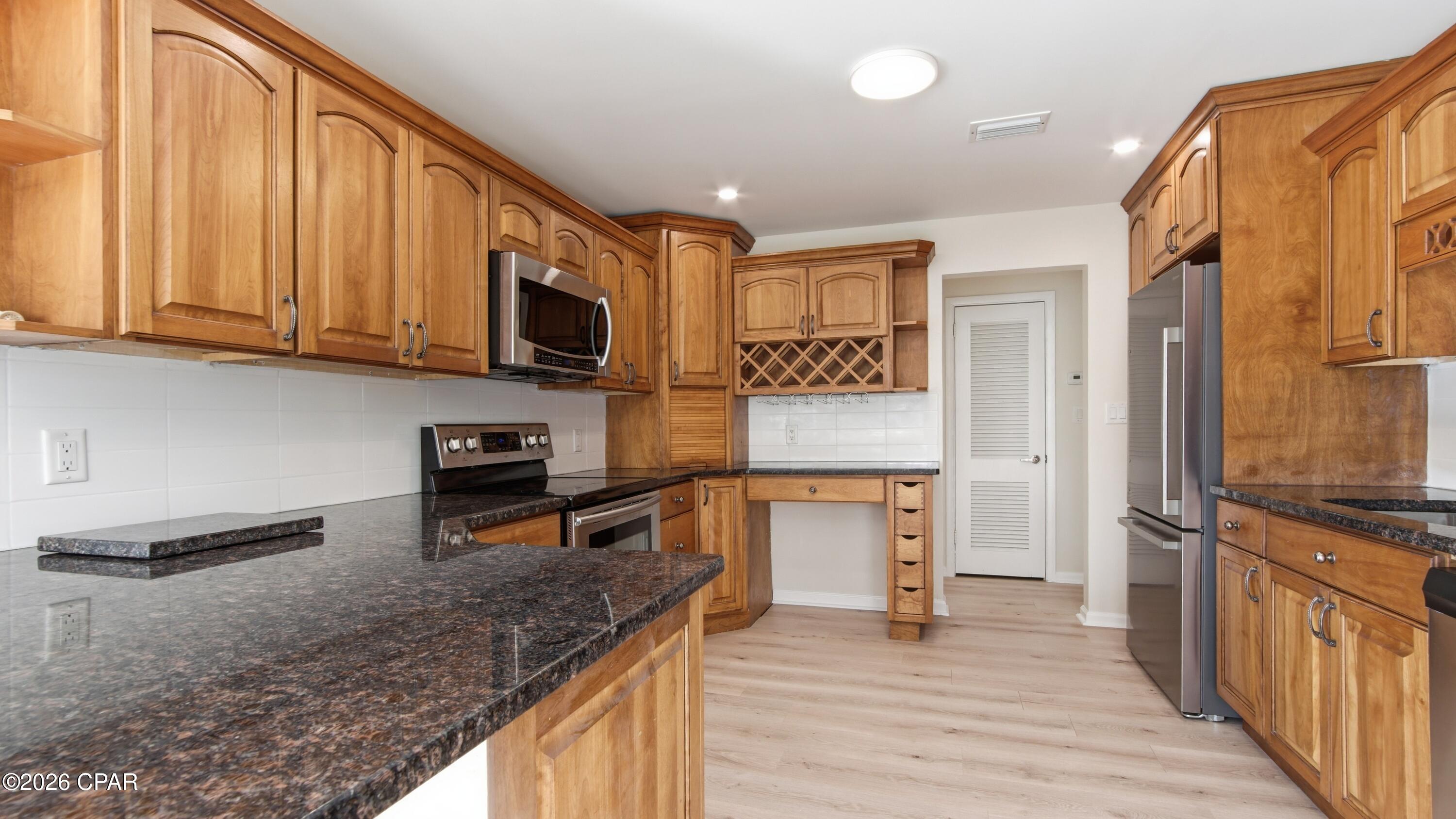 Image 7 For 1112 Earl Avenue