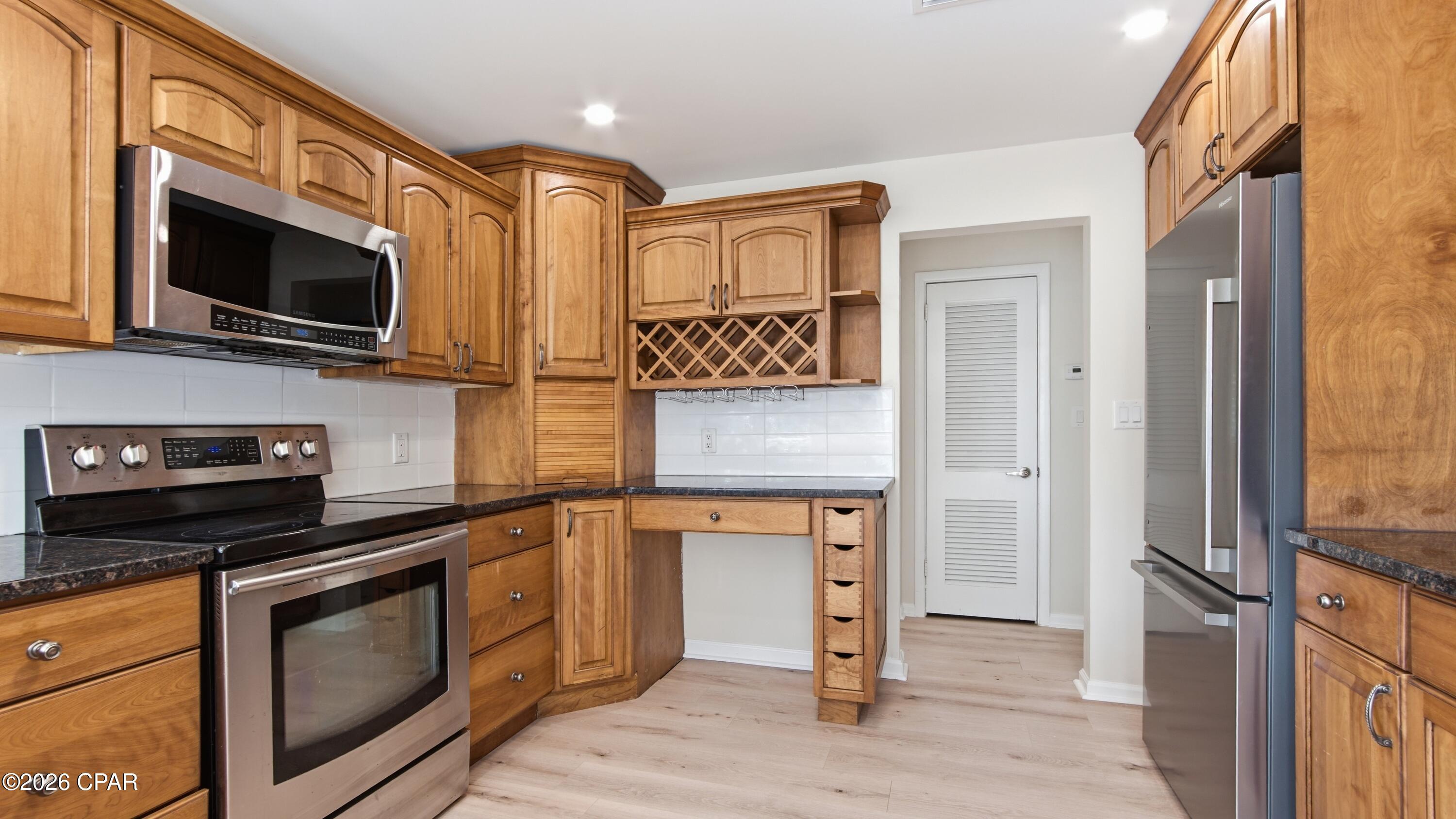 Image 8 For 1112 Earl Avenue