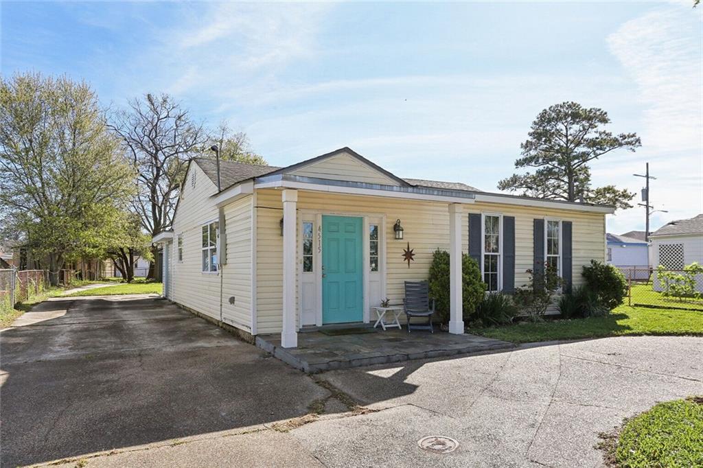 Homes for sale in New Orleans, LA | 4515 Montegut Dr, New Orleans, LA 70126 | MLS# 2547863
