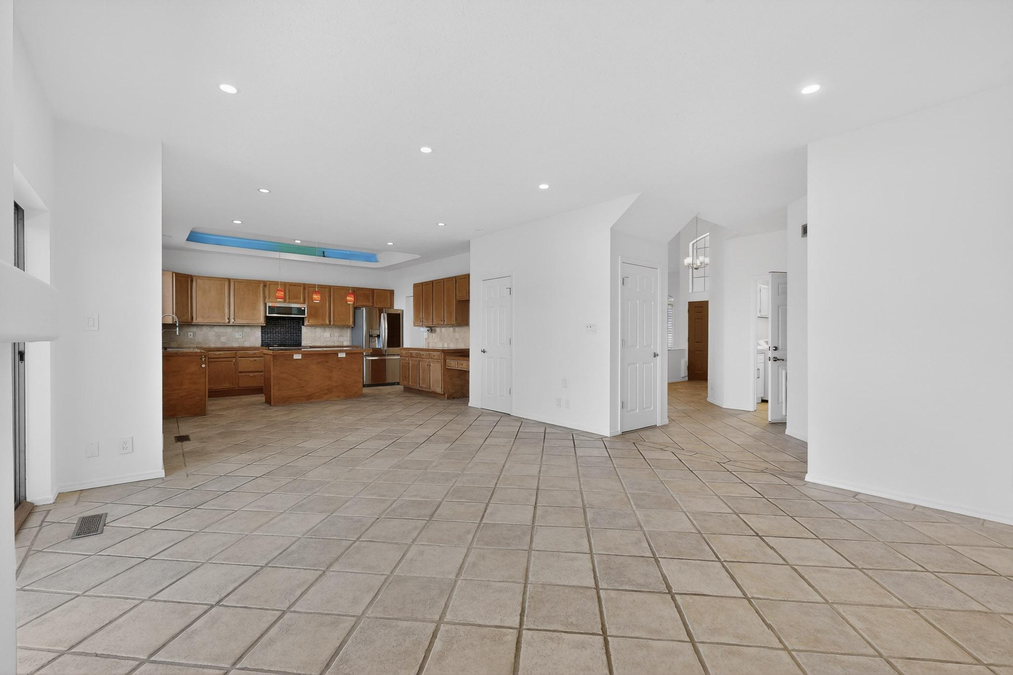 12017 CARIBOU AVENUE NE, ALBUQUERQUE, NM 87111  Photo 8