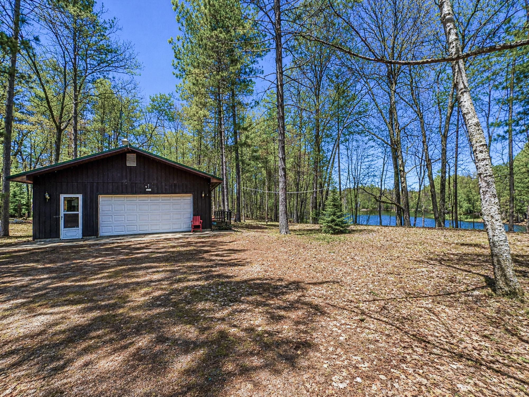 Undocumented Lake house picture