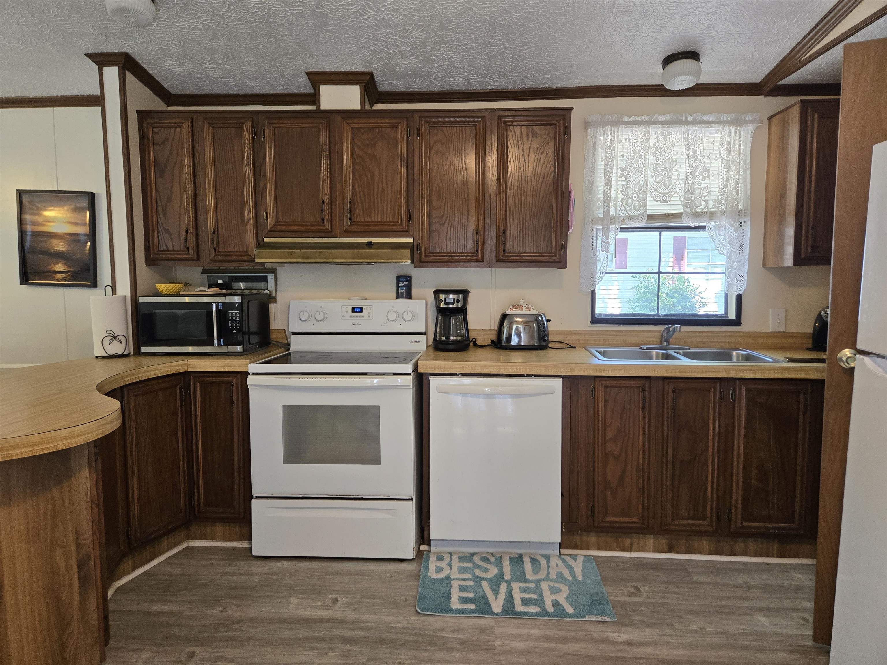 582 Mimosa Dr. 