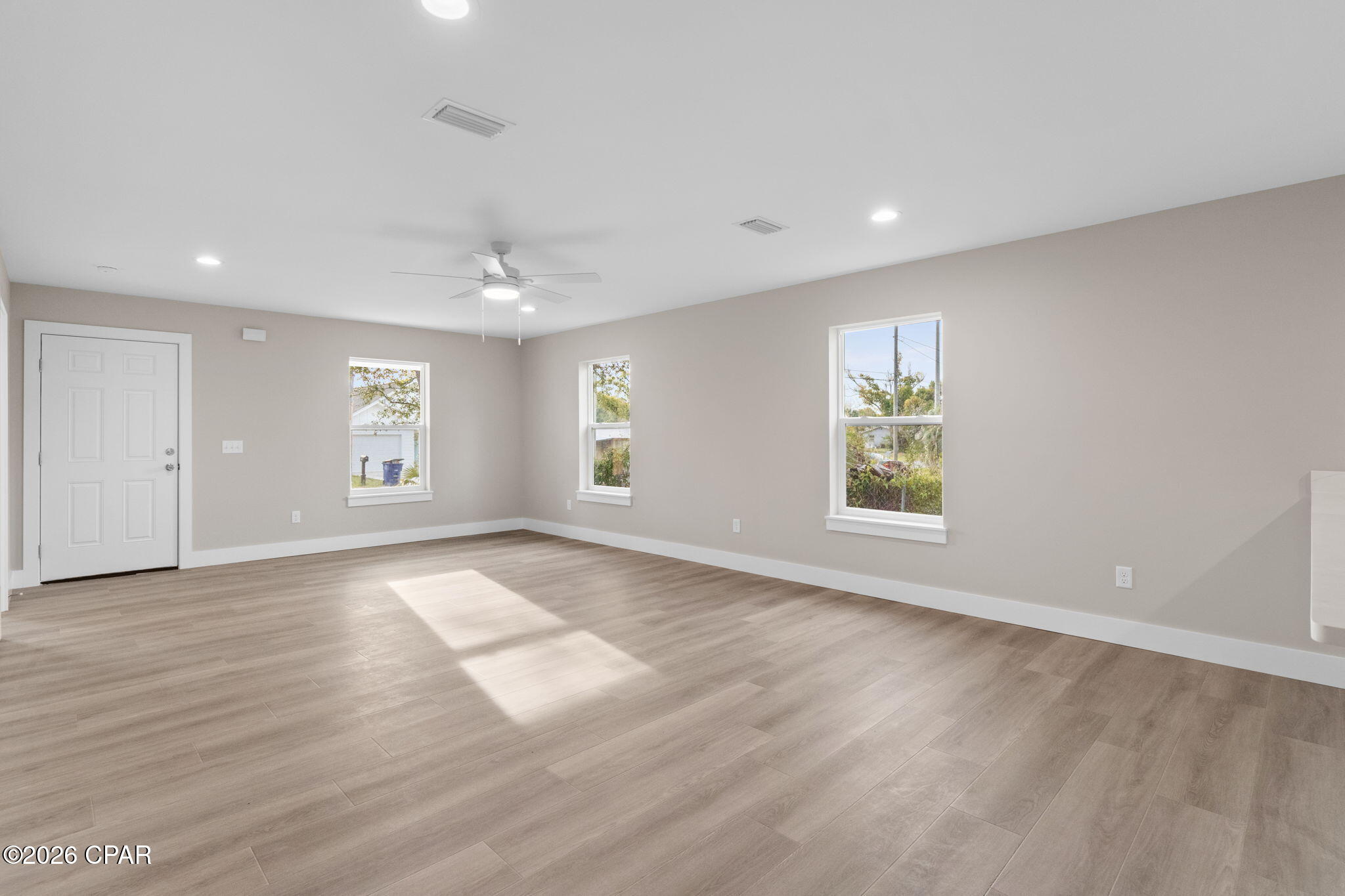 Image 8 For 727 Kirklin Avenue