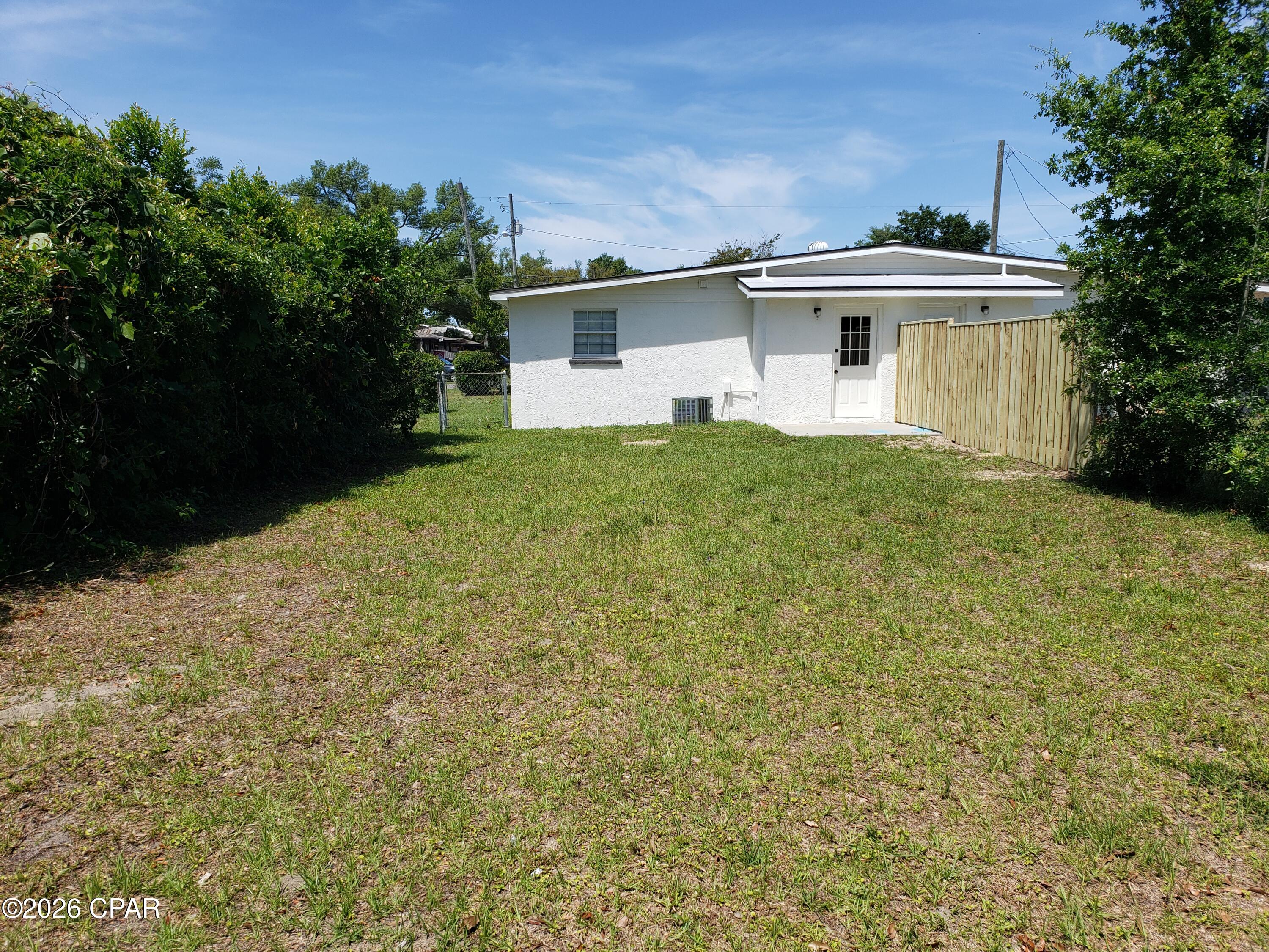 Image 30 For 543 9th Street 541-543